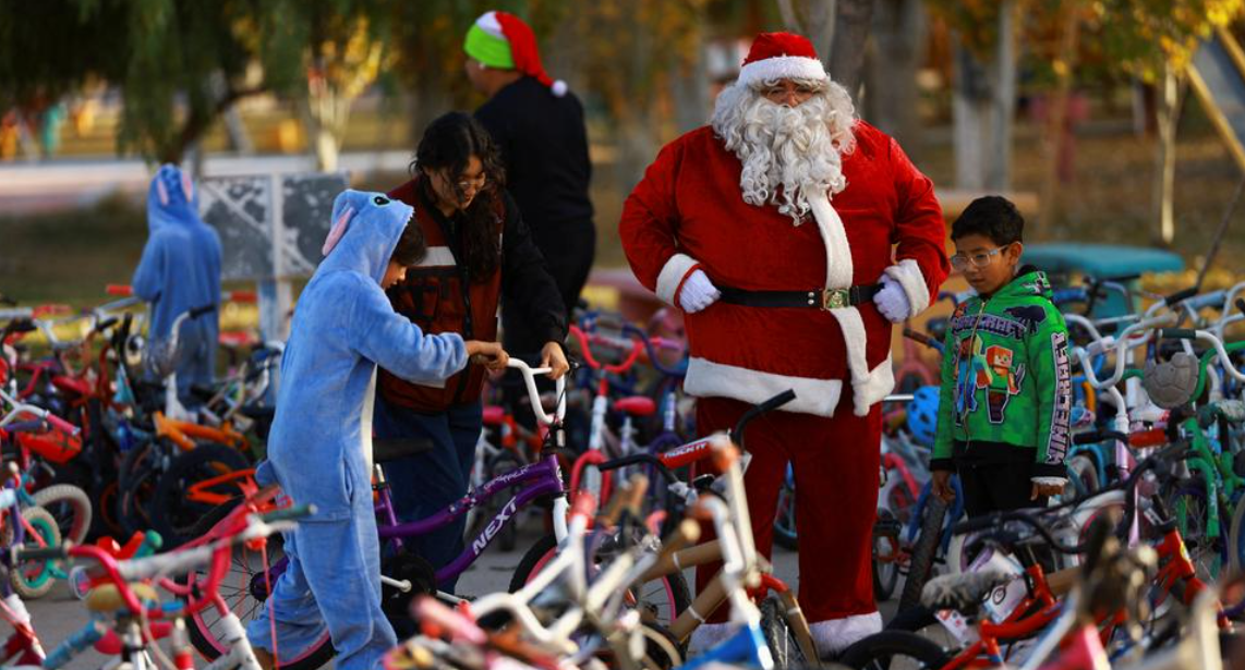 Thế giới rộn ràng mừng Giáng sinh- Ảnh 4. Thế giới rộn ràng mừng Giáng sinh- Ảnh 4.