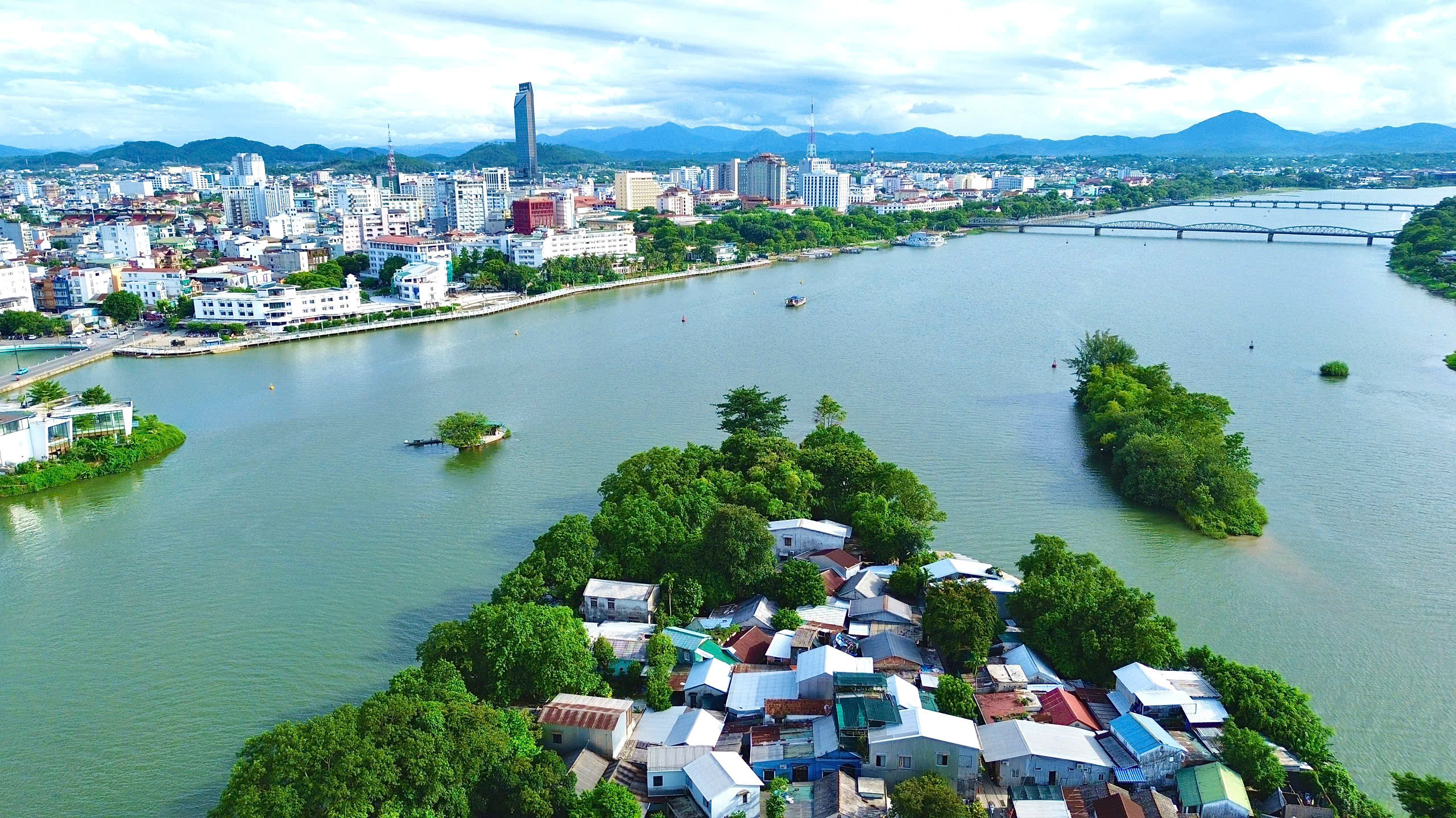 Huế: Đề xuất thi tuyển kiến trúc cầu 2.000 tỷ đồng vượt sông Hương- Ảnh 7. Huế: Đề xuất thi tuyển kiến trúc cầu 2.000 tỷ đồng vượt sông Hương- Ảnh 7.