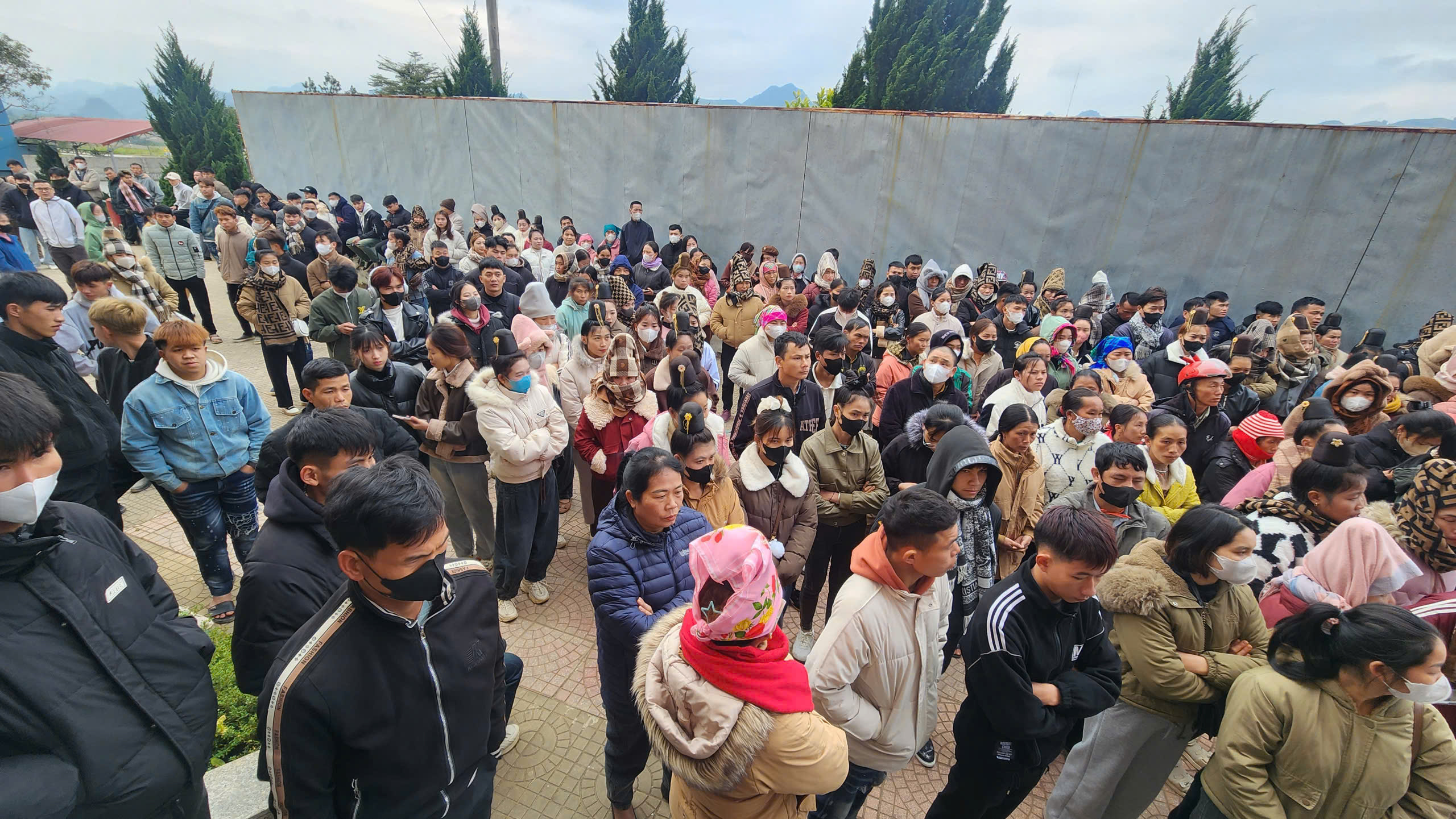 Cảnh sát giao thông Sơn La tận tình, thí sinh phấn khởi khi sát hạch giấy phép lái xe- Ảnh 1. Cảnh sát giao thông Sơn La tận tình, thí sinh phấn khởi khi sát hạch giấy phép lái xe- Ảnh 1.