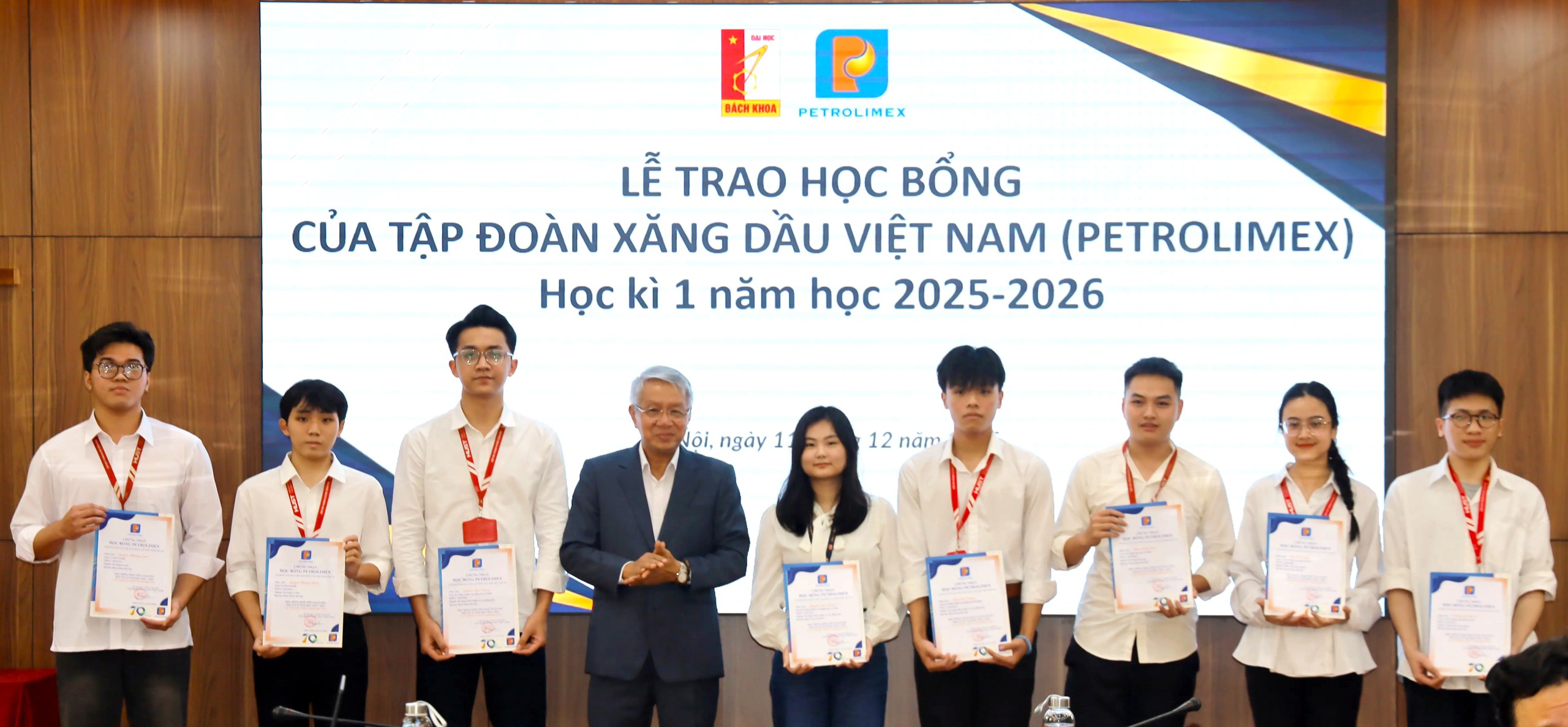 Petrolimex tiếp sức tri thức, đồng h&agrave;nh c&ugrave;ng sinh vi&ecirc;n Đại học B&aacute;ch Khoa- Ảnh 2.