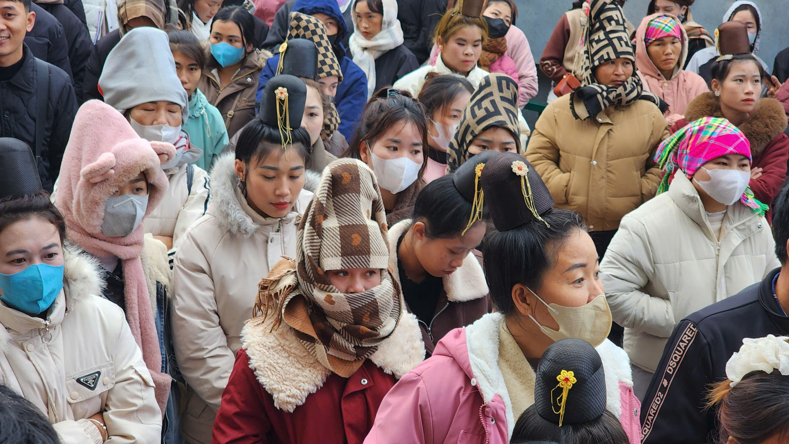 Cảnh sát giao thông Sơn La tận tình, thí sinh phấn khởi khi sát hạch giấy phép lái xe- Ảnh 2. Cảnh sát giao thông Sơn La tận tình, thí sinh phấn khởi khi sát hạch giấy phép lái xe- Ảnh 2.