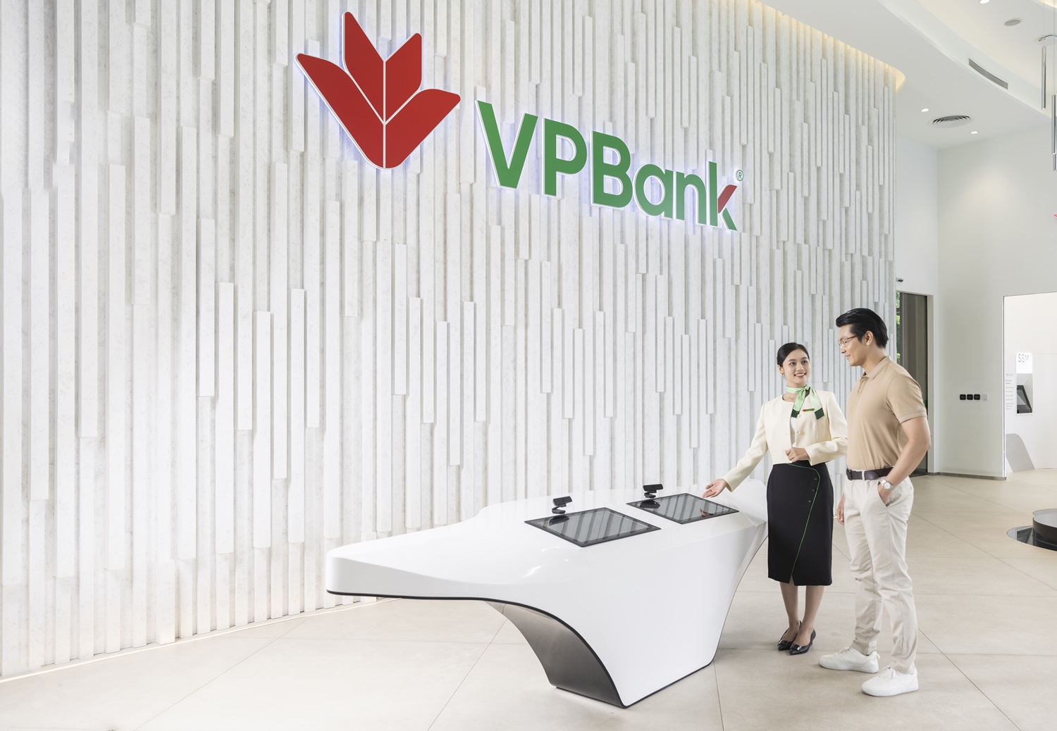 VPBank khẳng định vị thế dẫn đầu với dịch vụ hiện đại, tiện lợi v&agrave; bền vững- Ảnh 2.