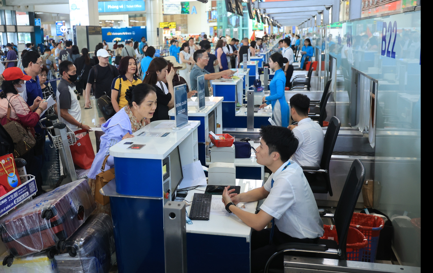 V&eacute; m&aacute;y bay Tết B&iacute;nh Ngọ tăng nhiệt, nhiều đường bay c&oacute; tỷ lệ lấp đầy cao- Ảnh 1.