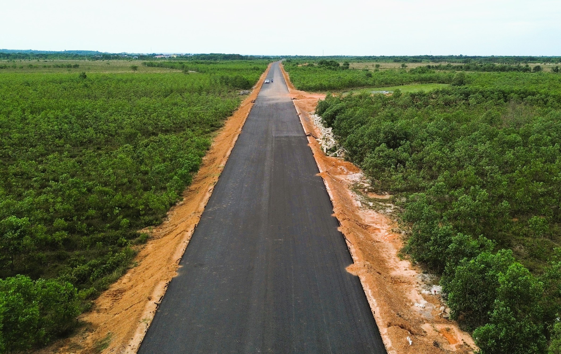 Trời tạnh ráo, nhà thầu đẩy nhanh tiến độ dự án hơn 415 tỷ đồng ở Quảng Trị- Ảnh 10. Trời tạnh ráo, nhà thầu đẩy nhanh tiến độ dự án hơn 415 tỷ đồng ở Quảng Trị- Ảnh 10.