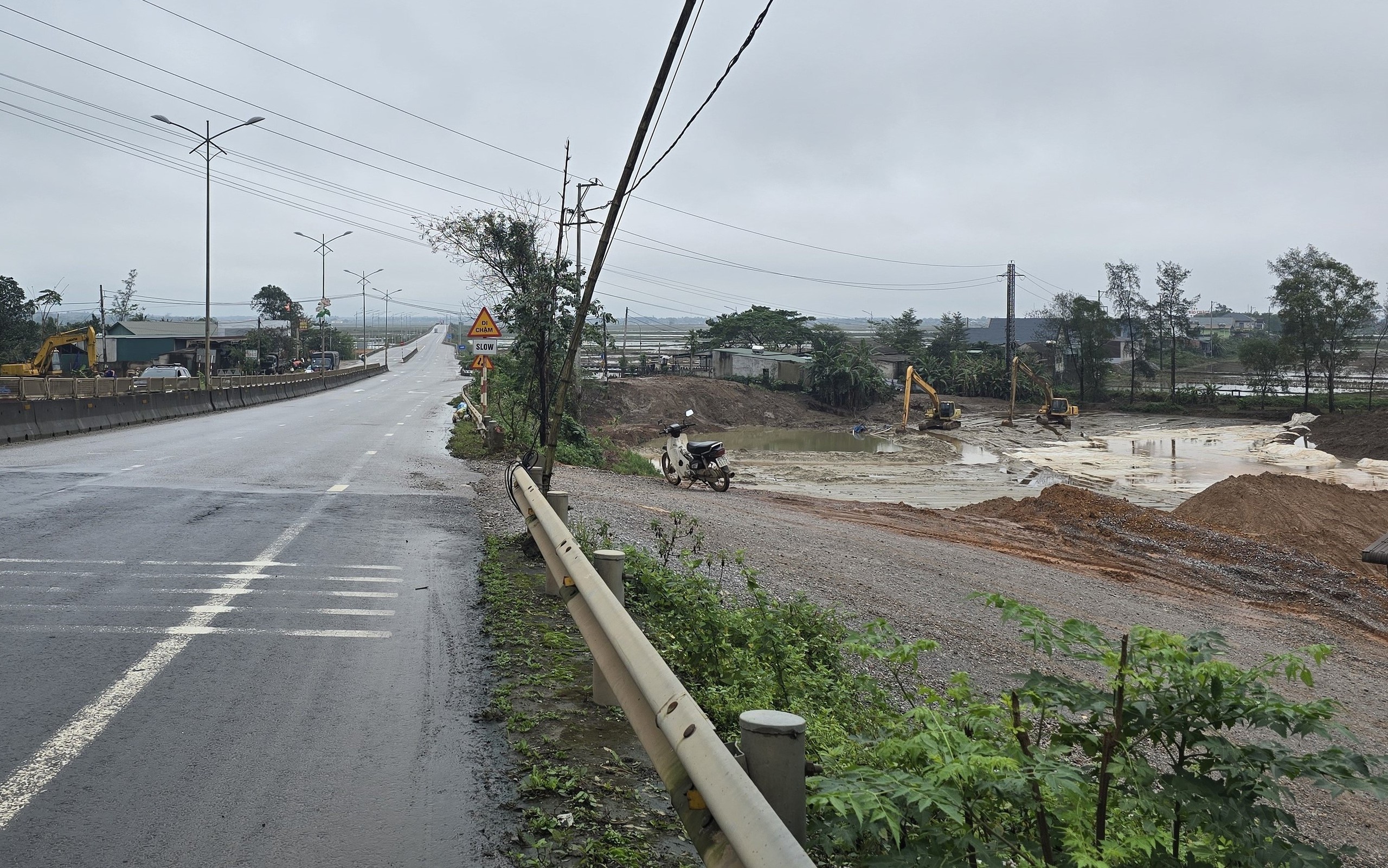 Trời tạnh ráo, nhà thầu đẩy nhanh tiến độ dự án hơn 415 tỷ đồng ở Quảng Trị- Ảnh 14. Trời tạnh ráo, nhà thầu đẩy nhanh tiến độ dự án hơn 415 tỷ đồng ở Quảng Trị- Ảnh 14.