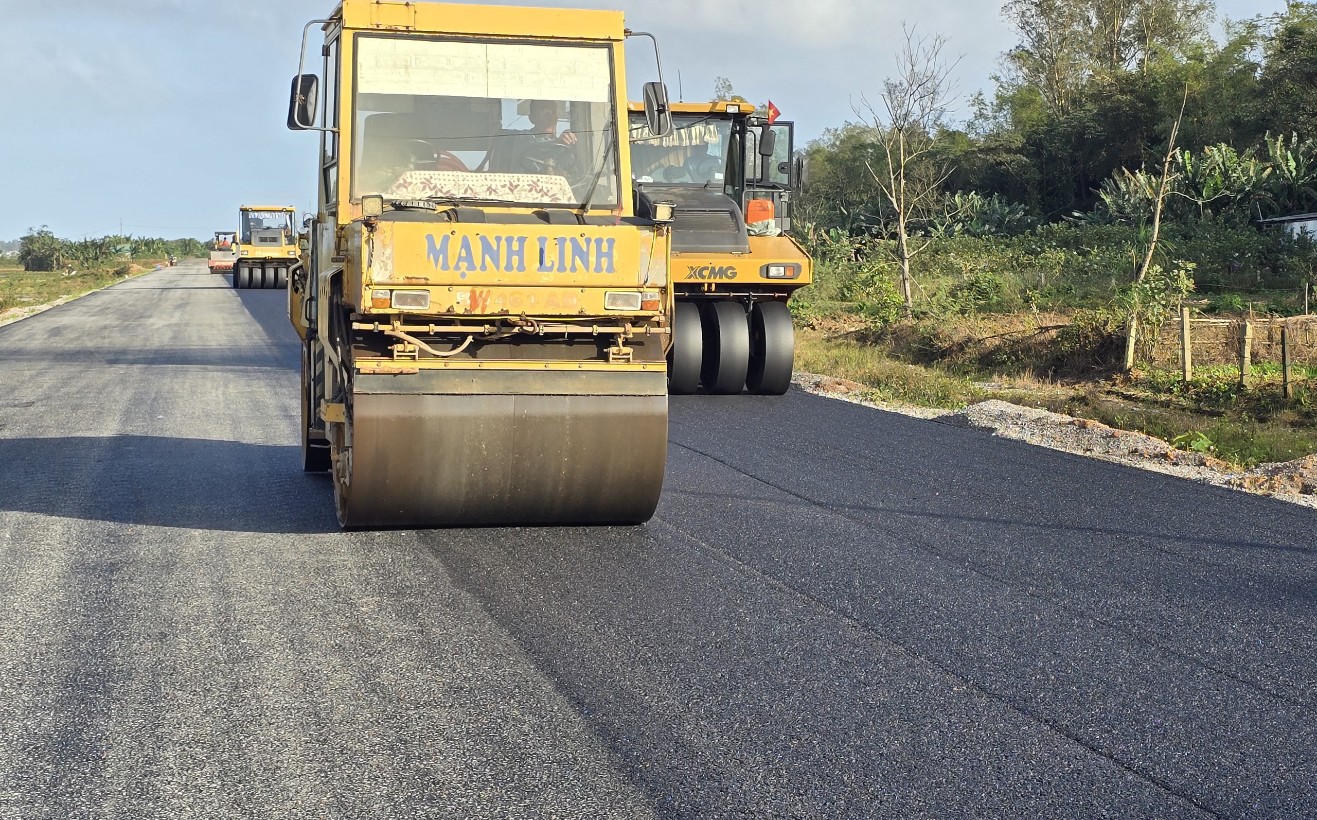 Trời tạnh ráo, nhà thầu đẩy nhanh tiến độ dự án hơn 415 tỷ đồng ở Quảng Trị- Ảnh 3. Trời tạnh ráo, nhà thầu đẩy nhanh tiến độ dự án hơn 415 tỷ đồng ở Quảng Trị- Ảnh 3.