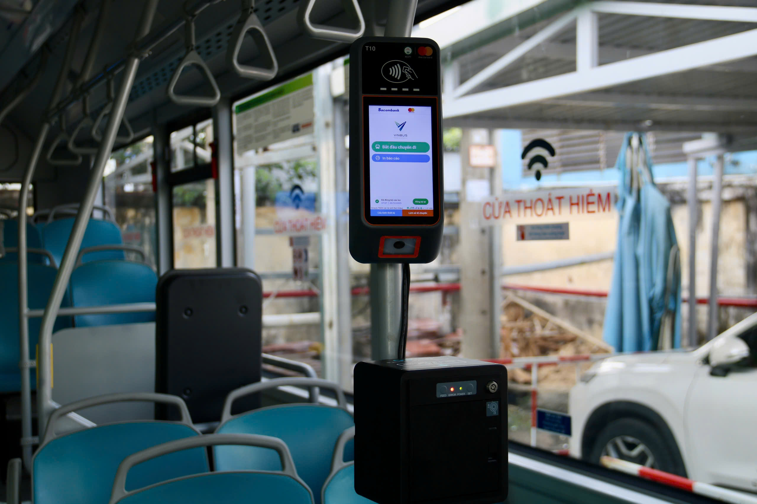 TP.HCM đưa vào khai thác 58 xe buýt điện tuyến 33 và 150- Ảnh 5. TP.HCM đưa vào khai thác 58 xe buýt điện tuyến 33 và 150- Ảnh 5.