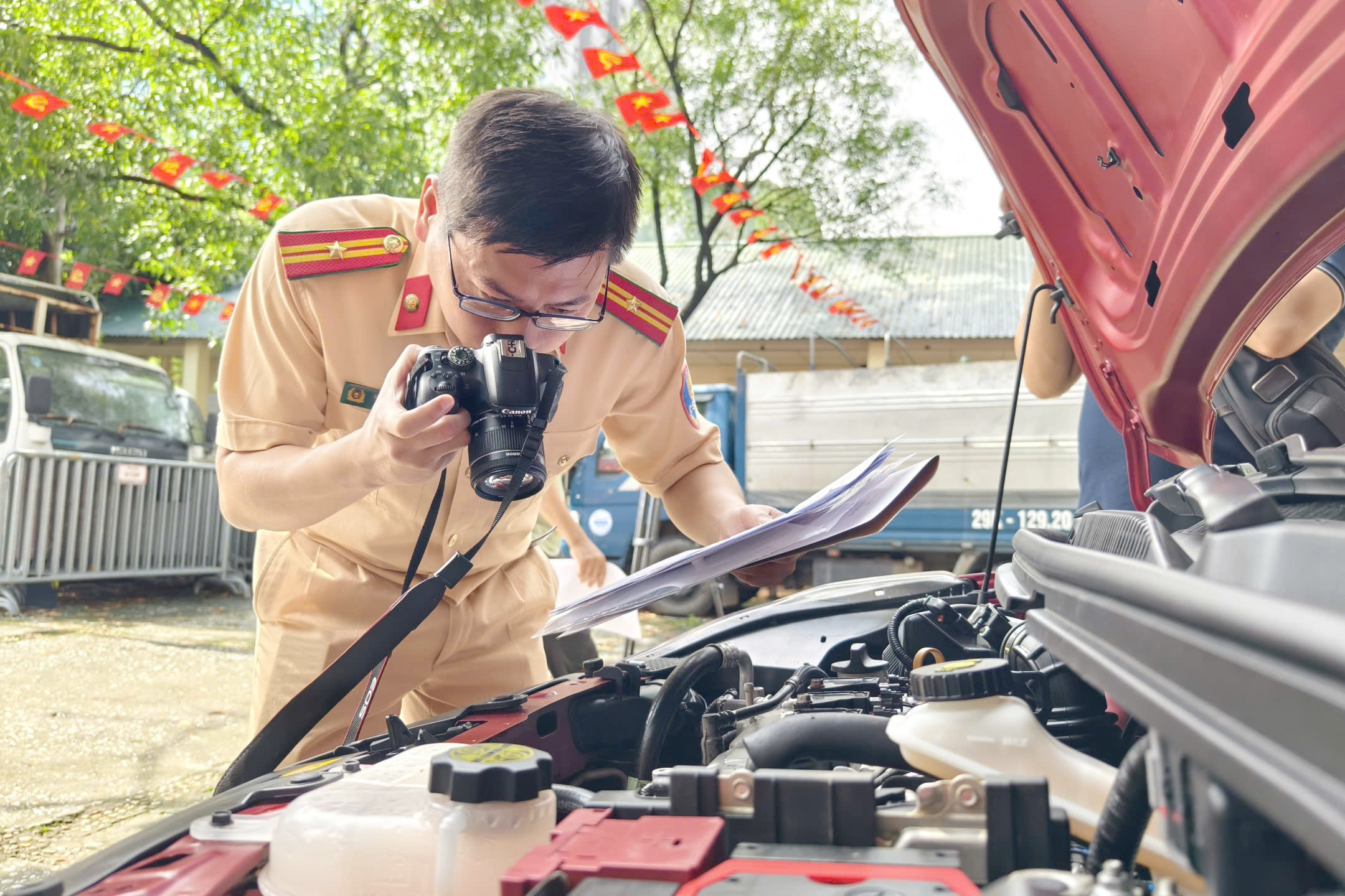 5 địa phương c&oacute; số lượng &ocirc; t&ocirc;, xe m&aacute;y đăng k&yacute; mới nhiều nhất năm 2025- Ảnh 1.