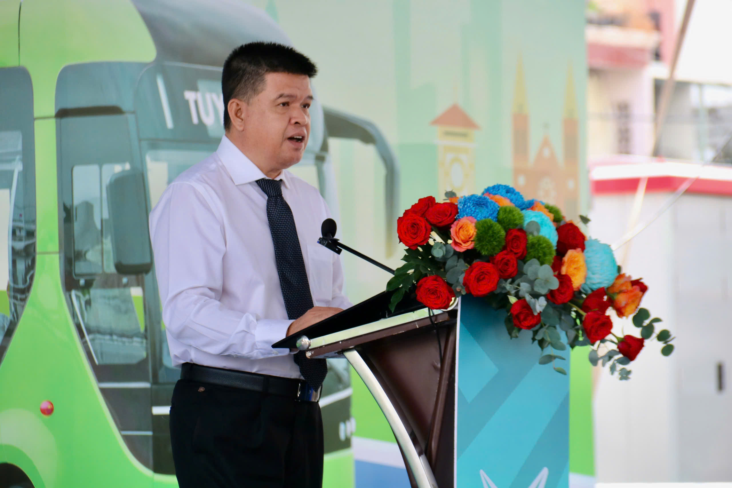 TP.HCM đưa vào khai thác 58 xe buýt điện tuyến 33 và 150- Ảnh 3. TP.HCM đưa vào khai thác 58 xe buýt điện tuyến 33 và 150- Ảnh 3.