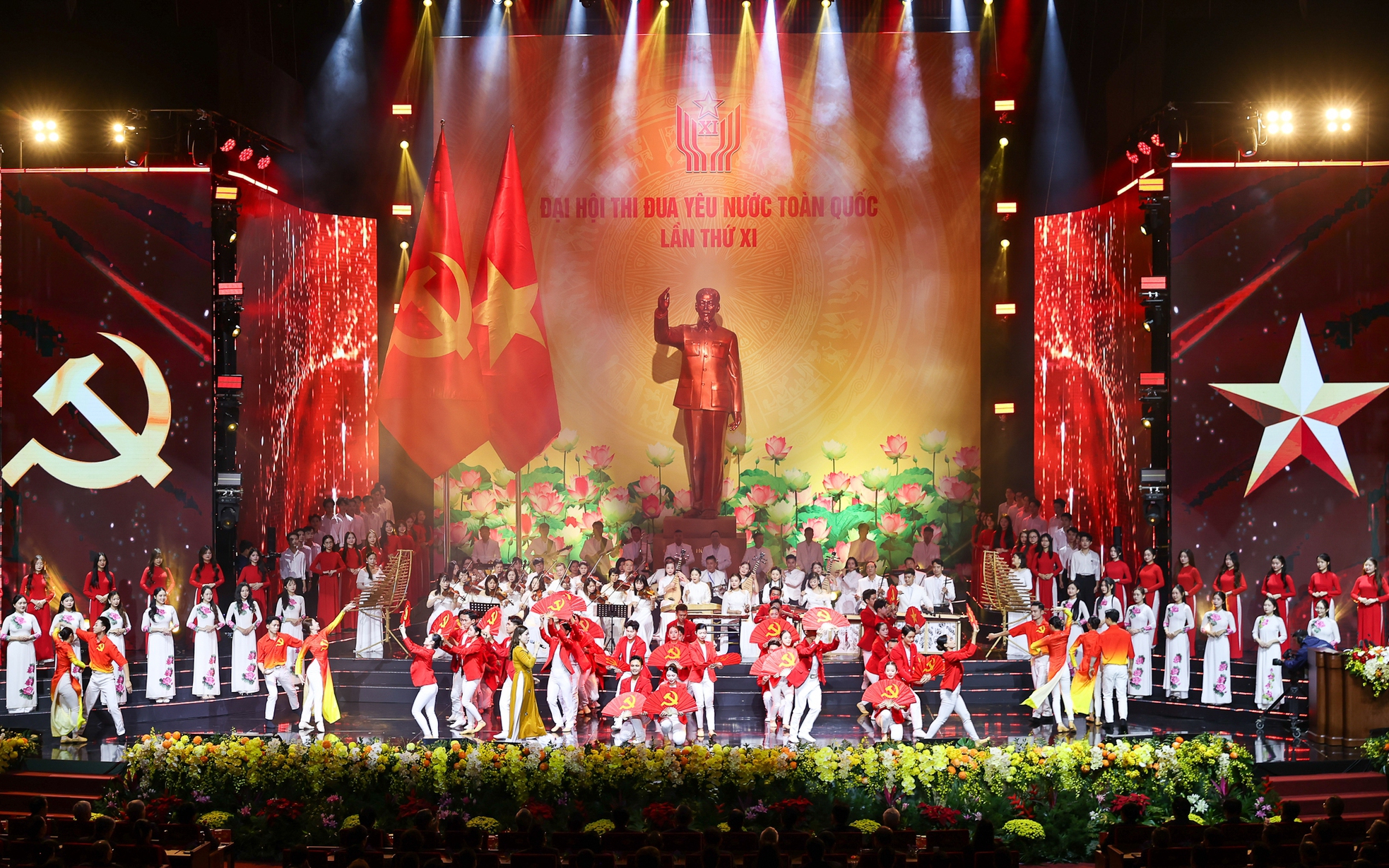 T&ocirc;n vinh những 'b&ocirc;ng hoa đẹp nhất' trong 'vườn hoa' thi đua cả nước