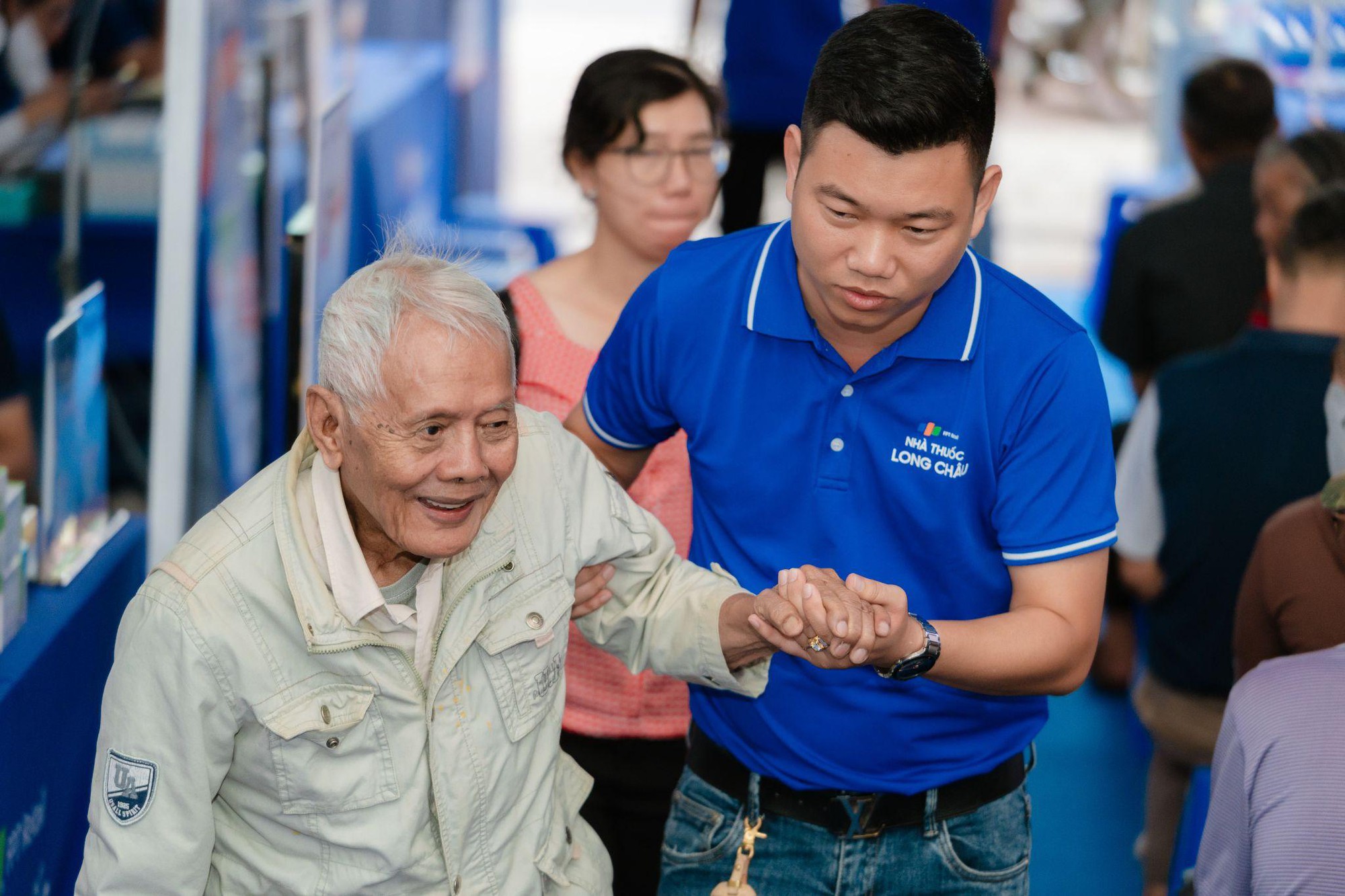 Long Ch&acirc;u v&agrave; H&ograve;a Minzy kể c&acirc;u chuyện sức khỏe Việt bằng &acirc;m nhạc- Ảnh 3.