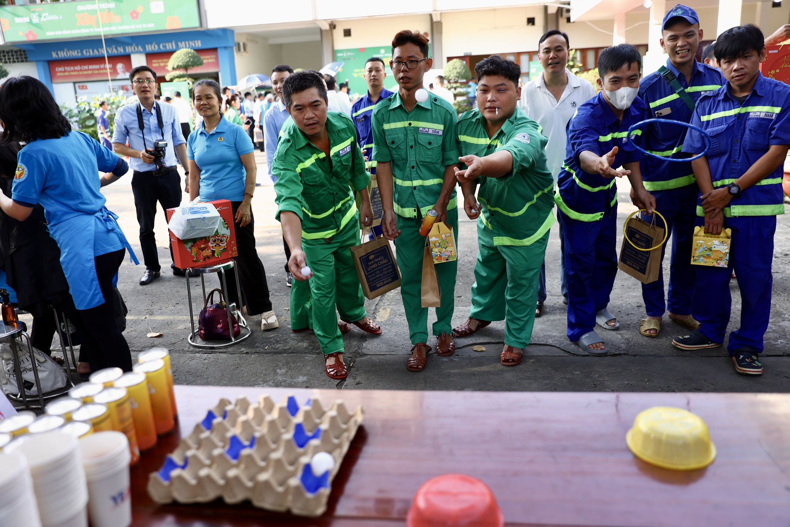 TP.HCM: 500 c&ocirc;ng nh&acirc;n vệ sinh được chăm lo "trọn g&oacute;i" đ&oacute;n Tết 2026- Ảnh 10.