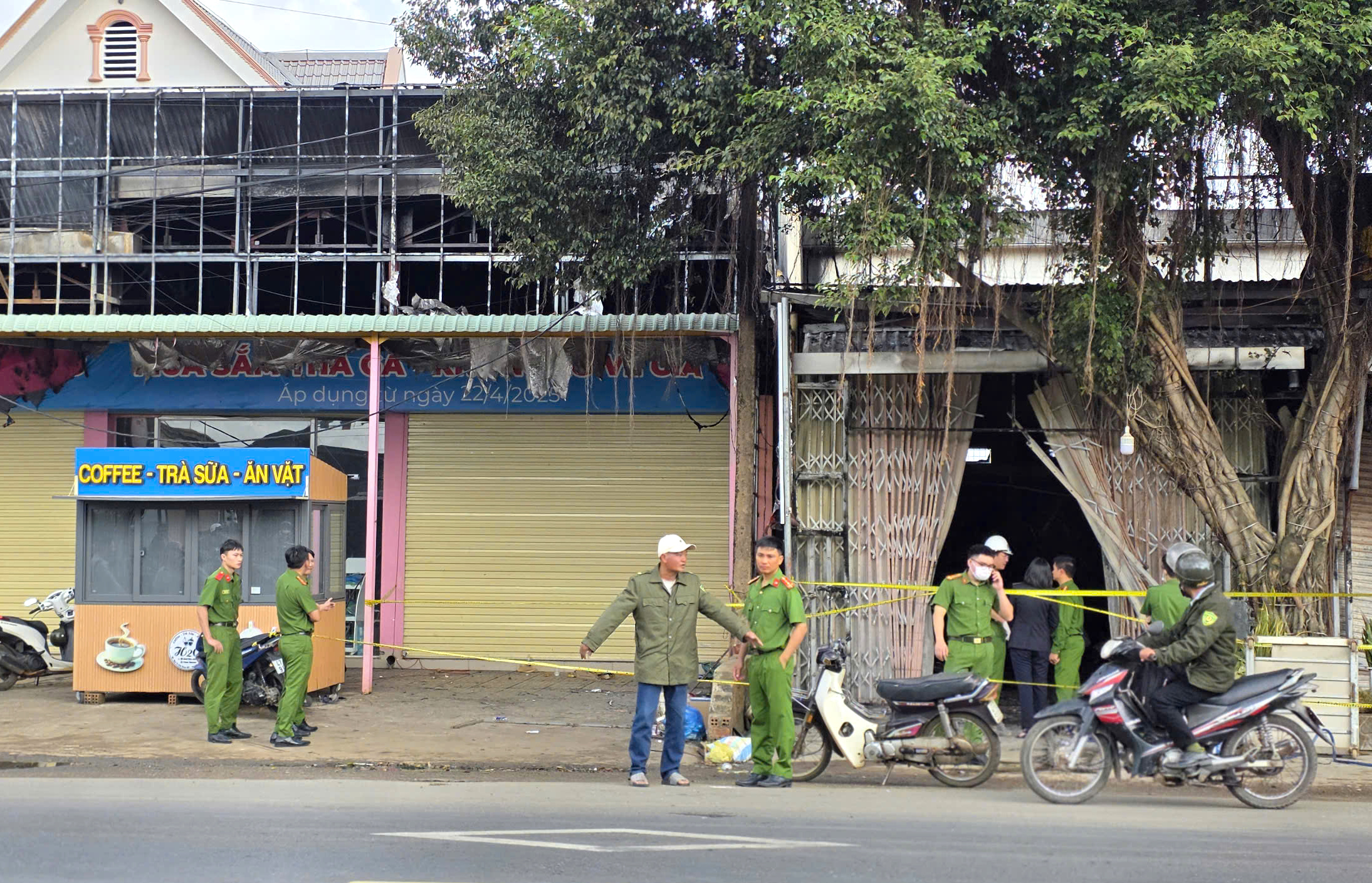 B&eacute; trai 26 ng&agrave;y tuổi sống s&oacute;t kỳ diệu trong vụ ch&aacute;y l&agrave;m 4 người tử vong, sức khỏe ra sao?- Ảnh 3.