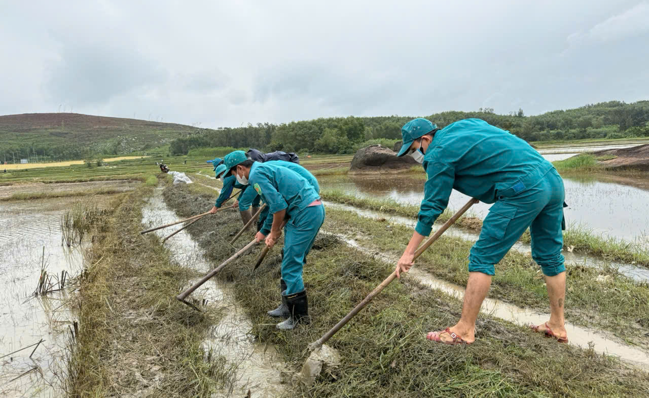 Cục Xăng dầu n&oacute;i g&igrave; về sự cố tr&agrave;n dầu ở KKT Dung Quất?- Ảnh 10.