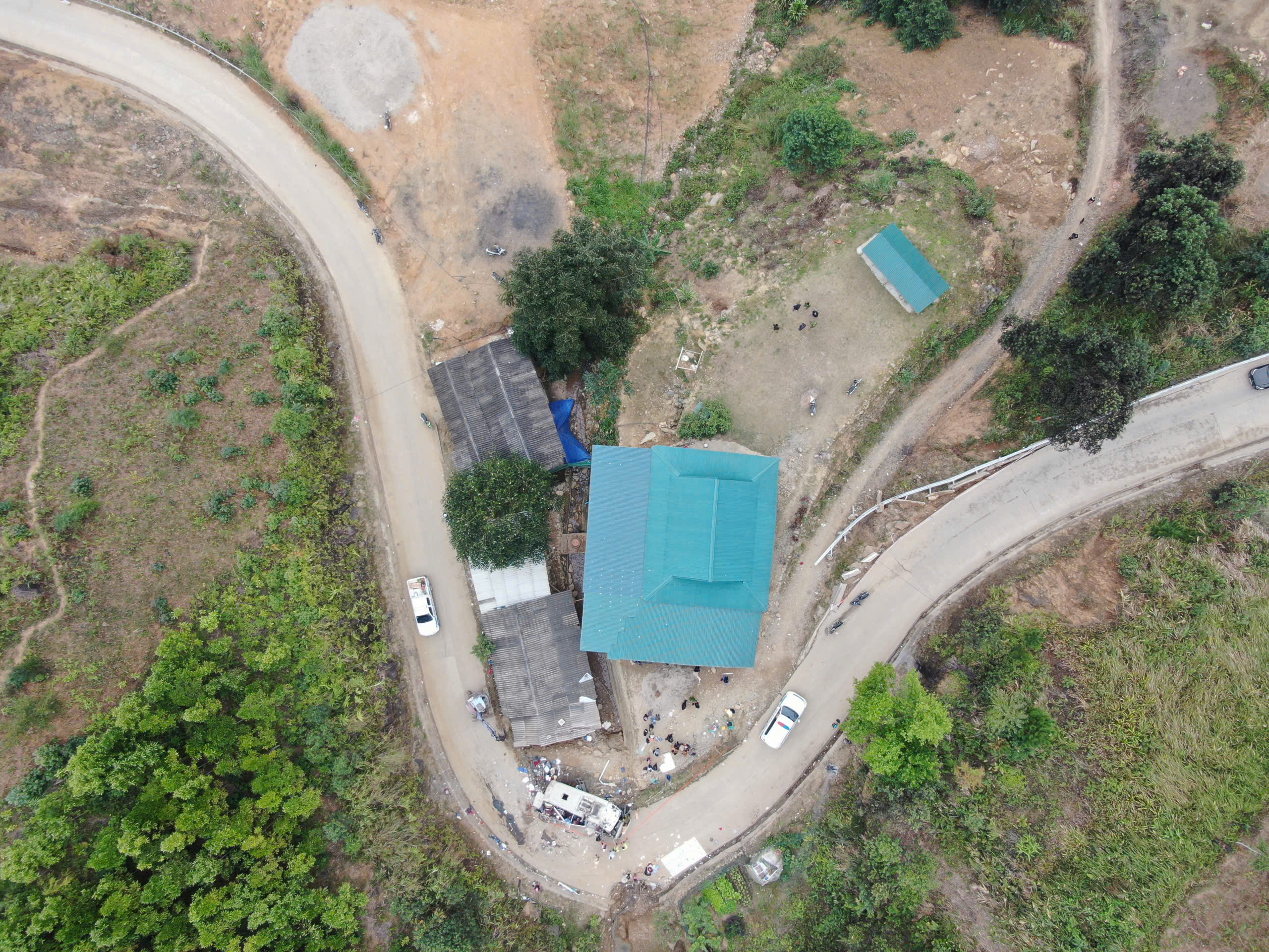 Xe kh&aacute;ch 29 chỗ lật &uacute;p khiến 9 người tử vong: H&agrave;nh kh&aacute;ch đ&atilde; cảnh b&aacute;o t&agrave;i xế- Ảnh 3.