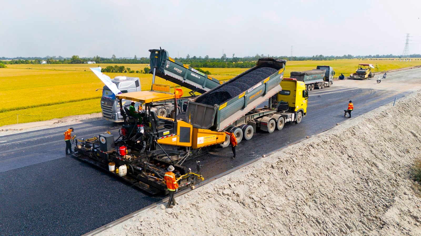 Bộ X&acirc;y dựng th&uacute;c tiến độ dự &aacute;n cao tốc Ch&acirc;u Đốc - 
Cần Thơ - S&oacute;c Trăng- Ảnh 1.