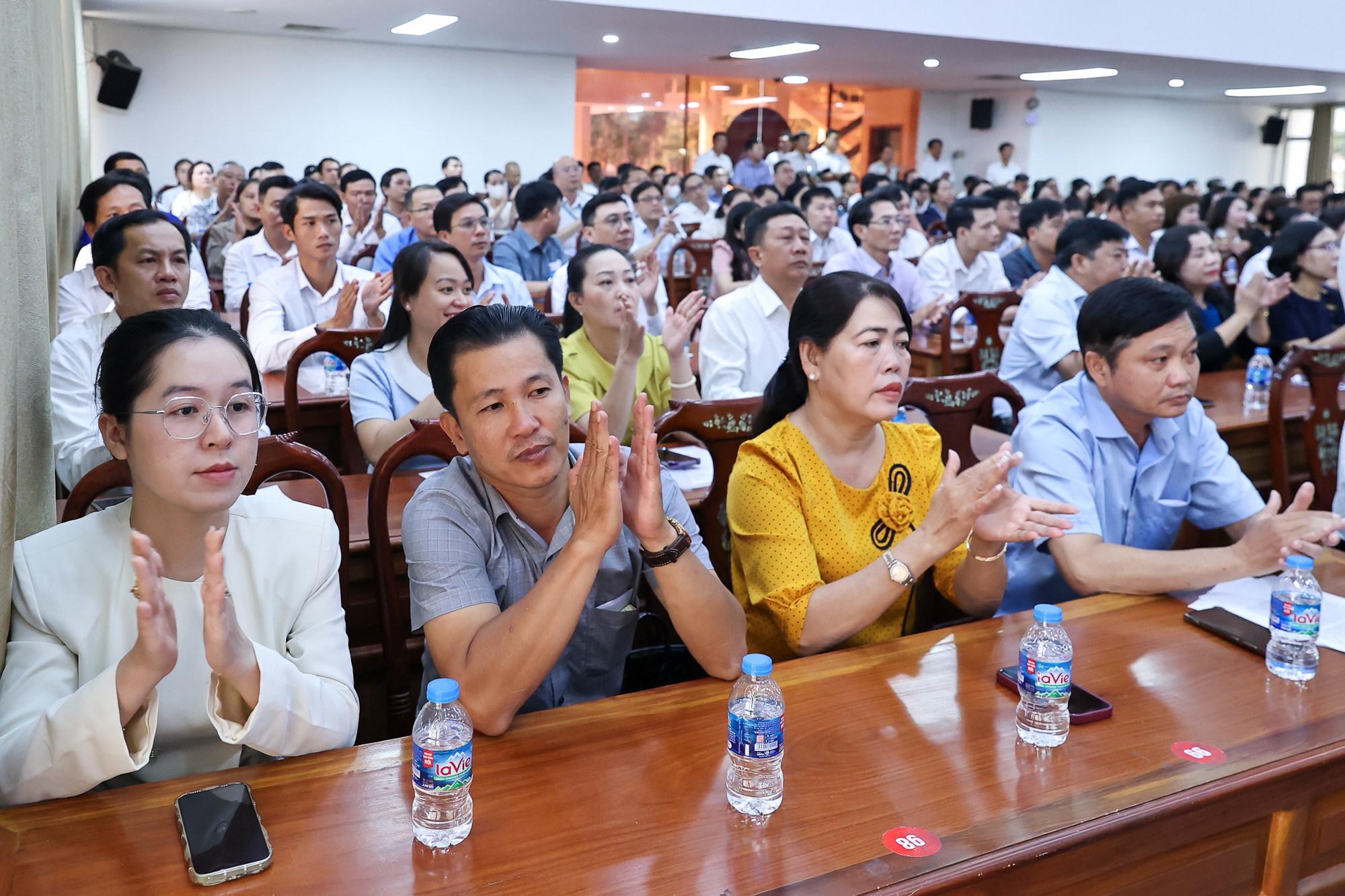 Thủ tướng: Dự kiến đầu tư gần 700 ngh&igrave;n tỷ đồng cho y tế, gi&aacute;o dục trong 10 năm tới- Ảnh 5.