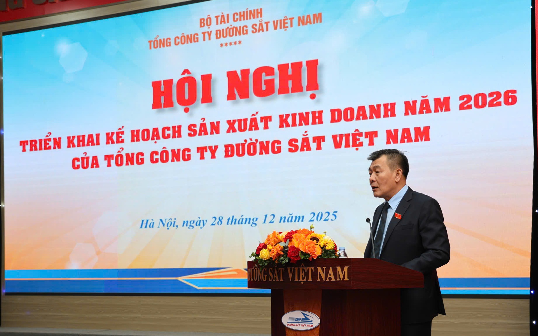 T&aacute;i cơ cấu mạnh mẽ để đường sắt tăng trưởng hai con số