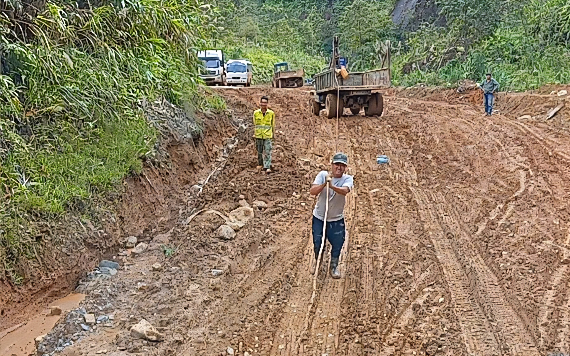 Gần 12 tỷ đồng khẩn cấp sửa chữa hư hỏng QL14D Đà Nẵng- Ảnh 2. Đà Nẵng phê duyệt dự án cải tạo, nâng cấp QL14D hơn 4.500 tỷ đồng