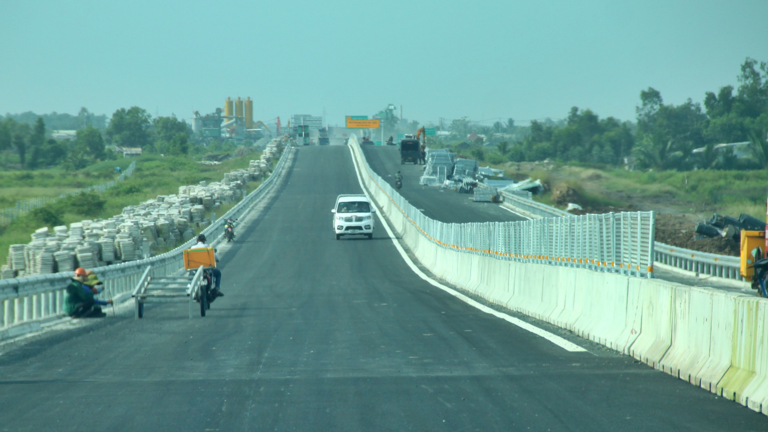 Thứ trưởng Phạm Minh H&agrave;: Tăng ca k&iacute;p, sớm đưa cao tốc Hậu Giang - C&agrave; Mau v&agrave;o khai th&aacute;c- Ảnh 2.