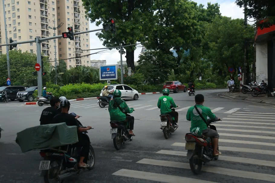 Khi c&ocirc;ng nghệ quyết định lộ tr&igrave;nh, &yacute; thức l&aacute;i xe l&agrave; then chốt- Ảnh 1.