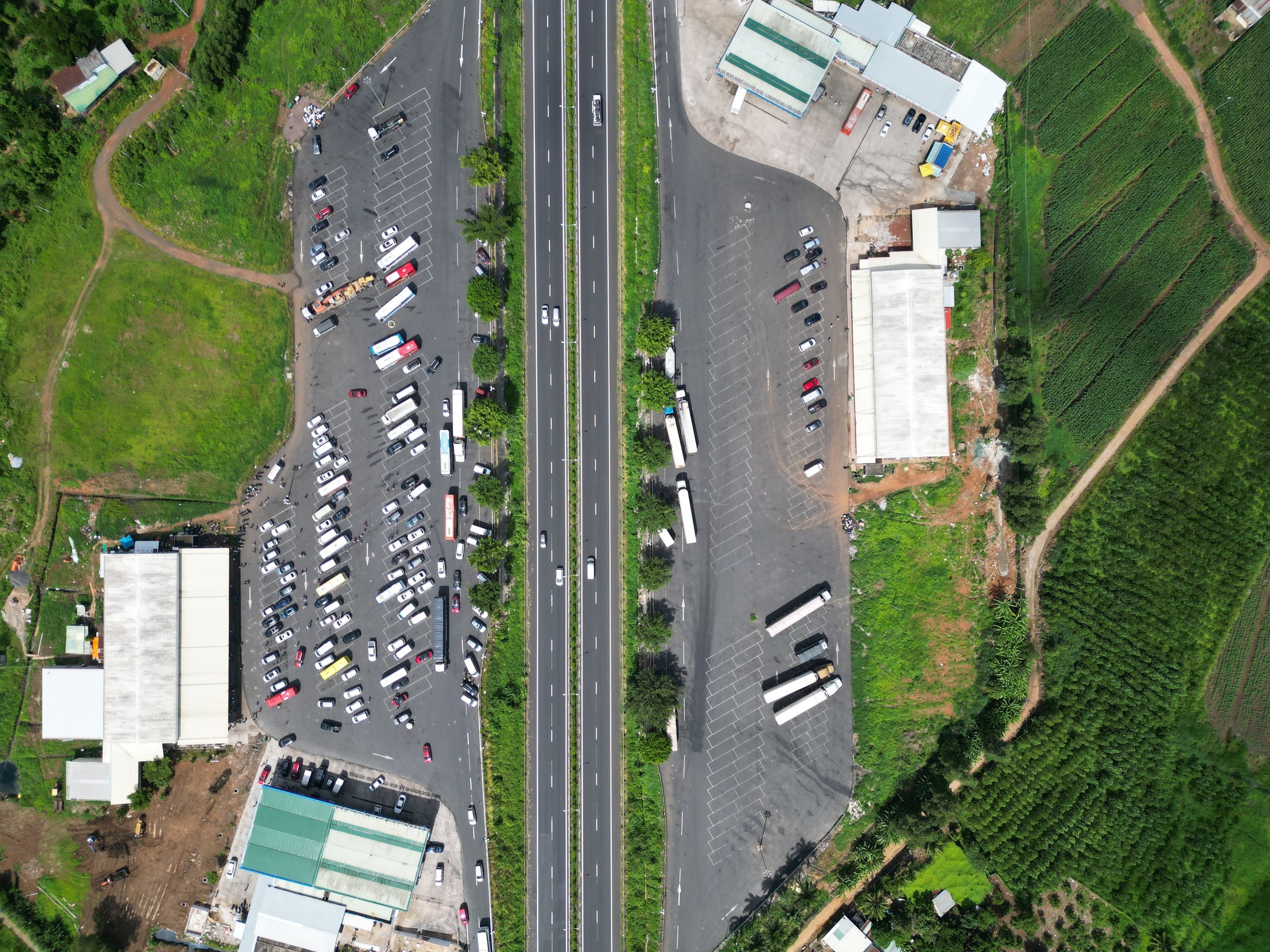 Vụ xăng dầu tr&ecirc;n cao tốc Long Th&agrave;nh: Sở C&ocirc;ng thương y&ecirc;u cầu VEC c&oacute; phương &aacute;n ứng ph&oacute;- Ảnh 1.