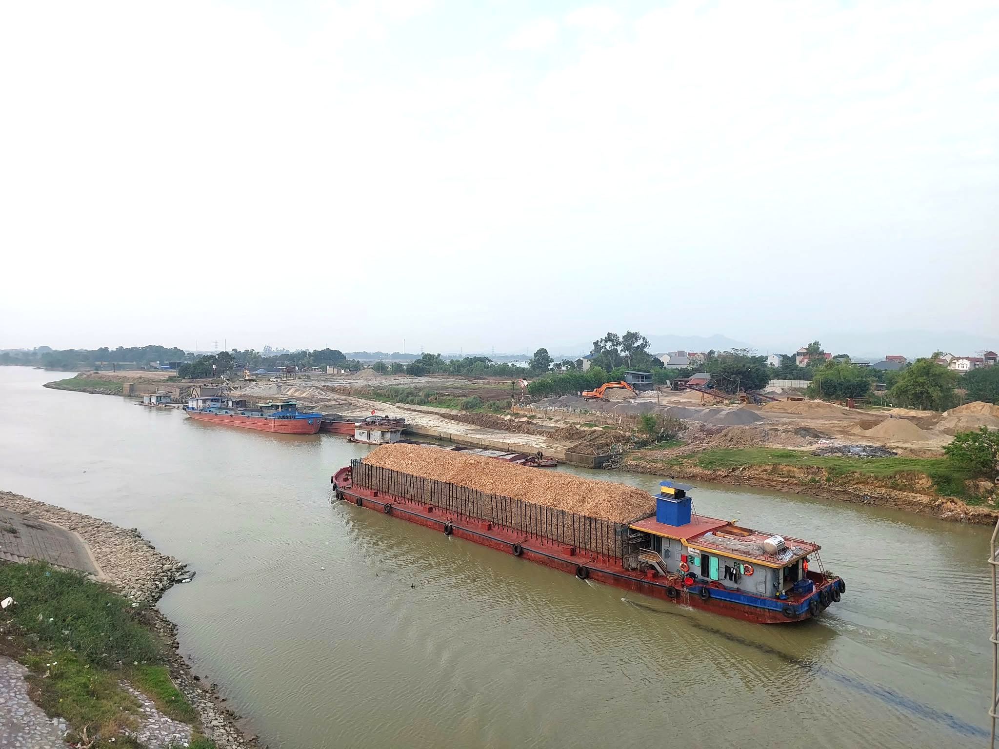 Ho&agrave;n thiện ph&aacute;p luật, tăng ứng dụng c&ocirc;ng nghệ để bảo đảm an to&agrave;n đường thủy- Ảnh 1.