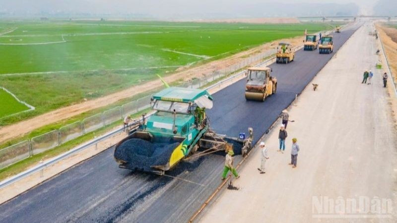 Đảng bộ Bộ X&acirc;y dựng quyết t&acirc;m đổi mới, đồng bộ, đột ph&aacute; th&uacute;c đẩy ph&aacute;t triển hiệu quả- Ảnh 2.