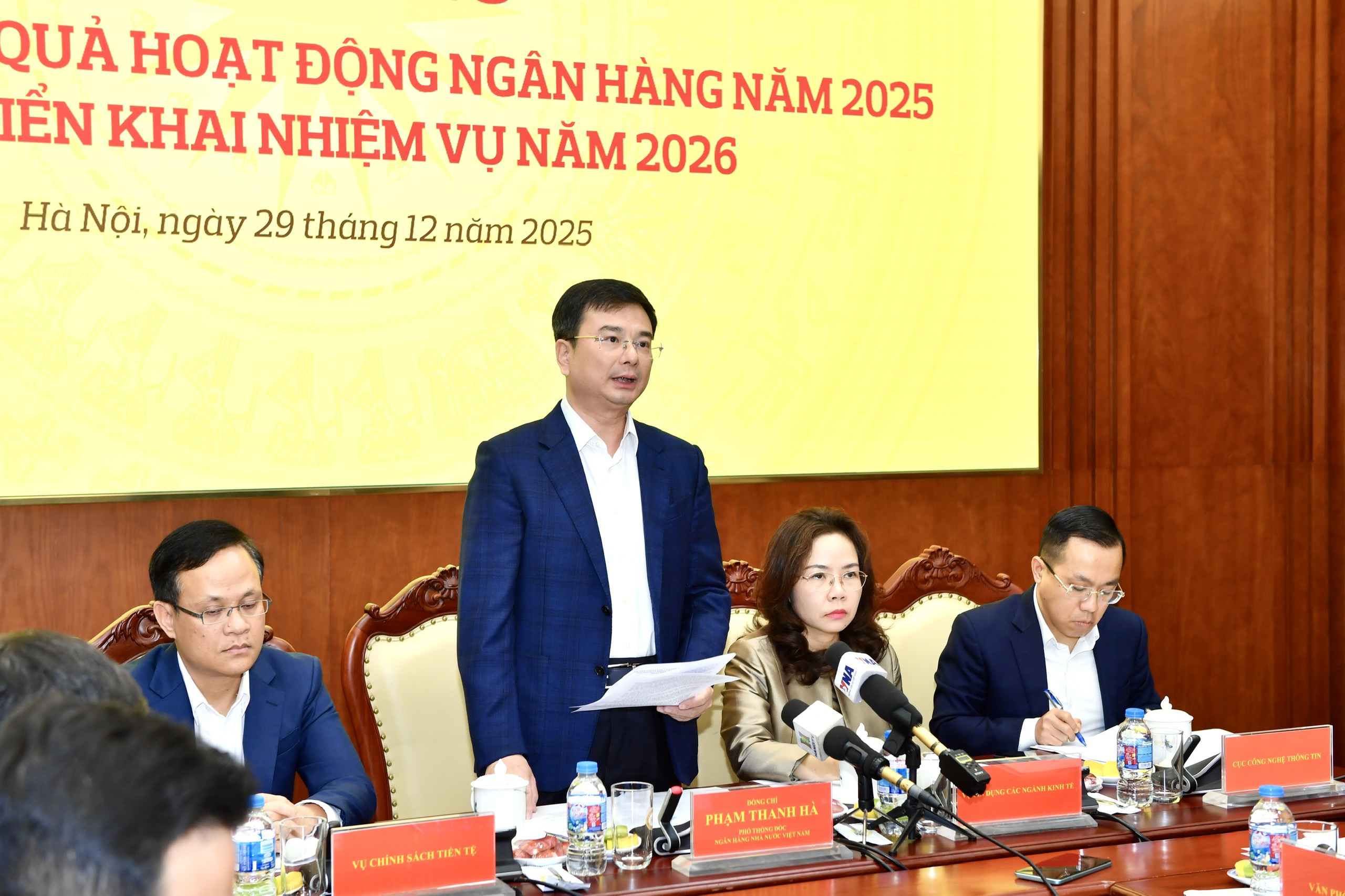 Dư nợ tín dụng năm 2025 đạt 18,4 triệu tỷ đồng- Ảnh 2. Dư nợ tín dụng năm 2025 đạt 18,4 triệu tỷ đồng- Ảnh 2.