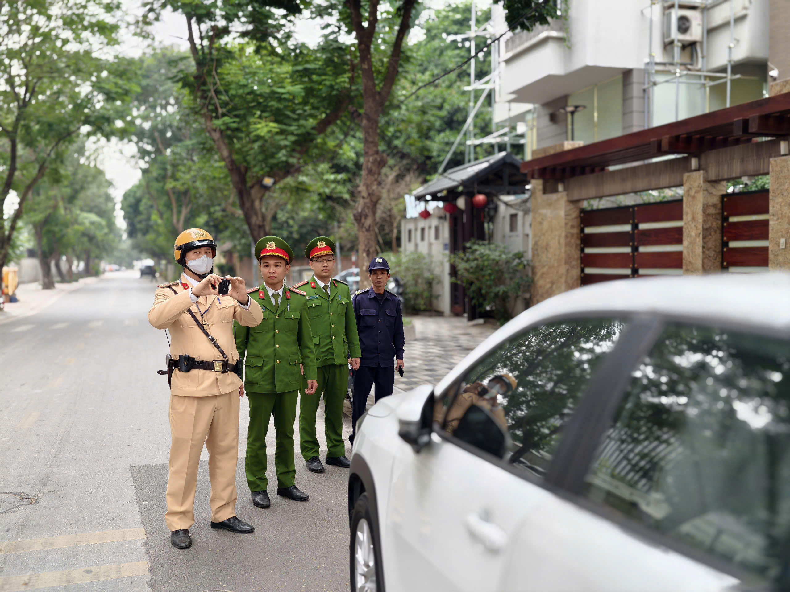 H&agrave; Nội xử l&yacute; nghi&ecirc;m vi phạm trật tự đ&ocirc; thị dịp Tết Dương lịch 2026- Ảnh 2.