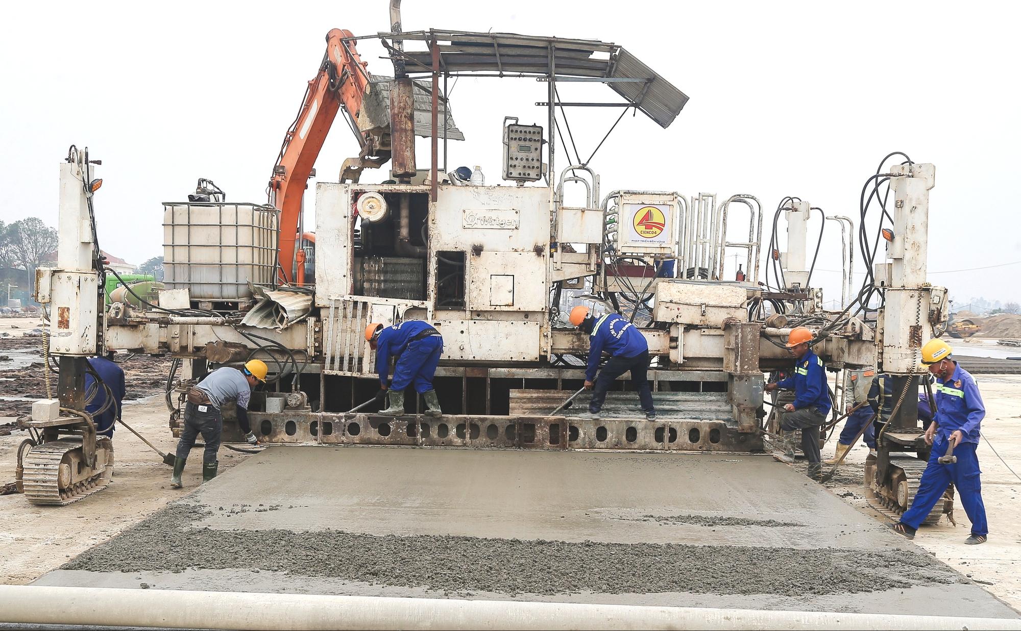 Chạy đua cải tạo, nâng cấp sân bay Vinh để kịp hoạt động lại vào 19/12- Ảnh 1.