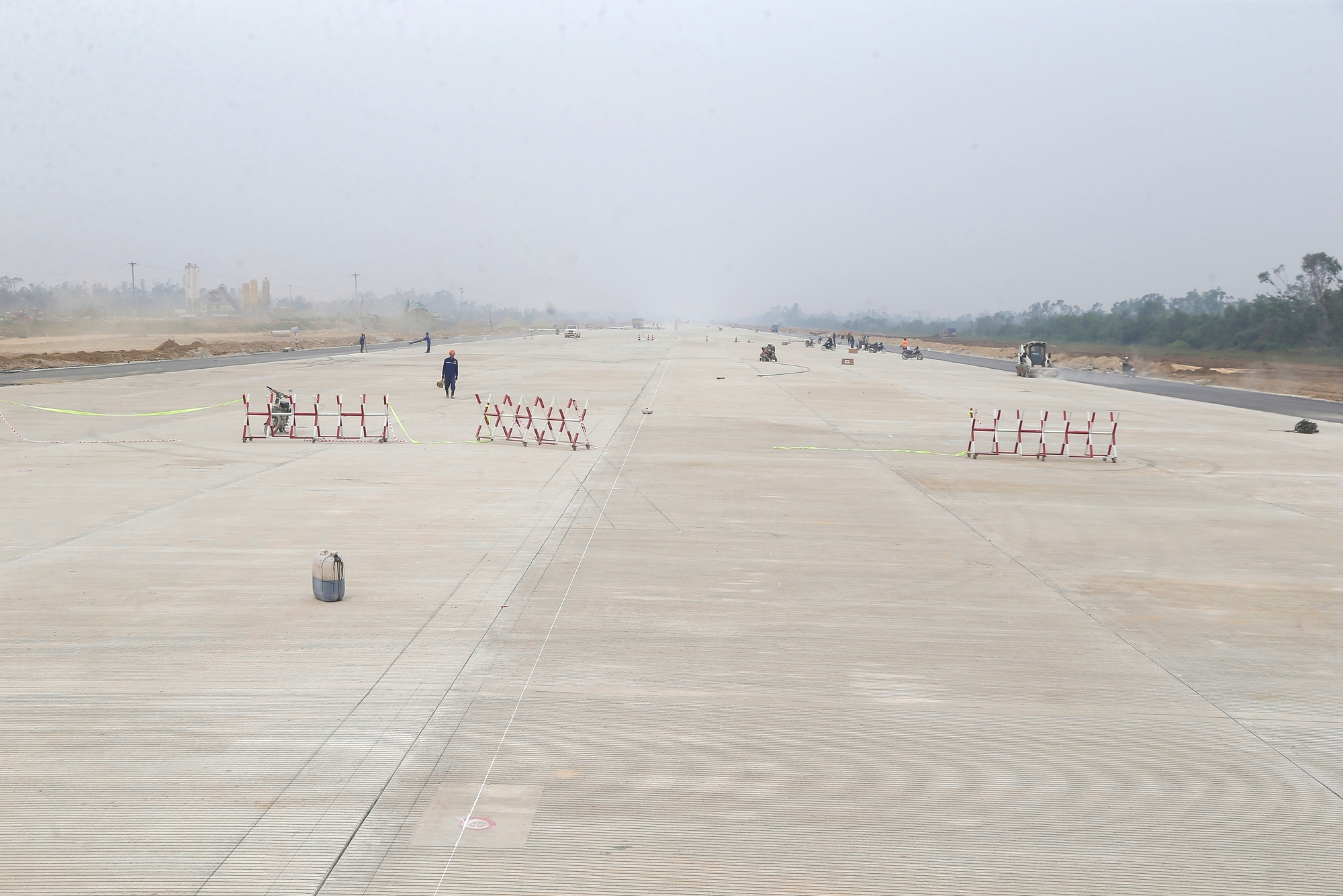 Chạy đua cải tạo, nâng cấp sân bay Vinh để kịp hoạt động lại vào 19/12- Ảnh 2.