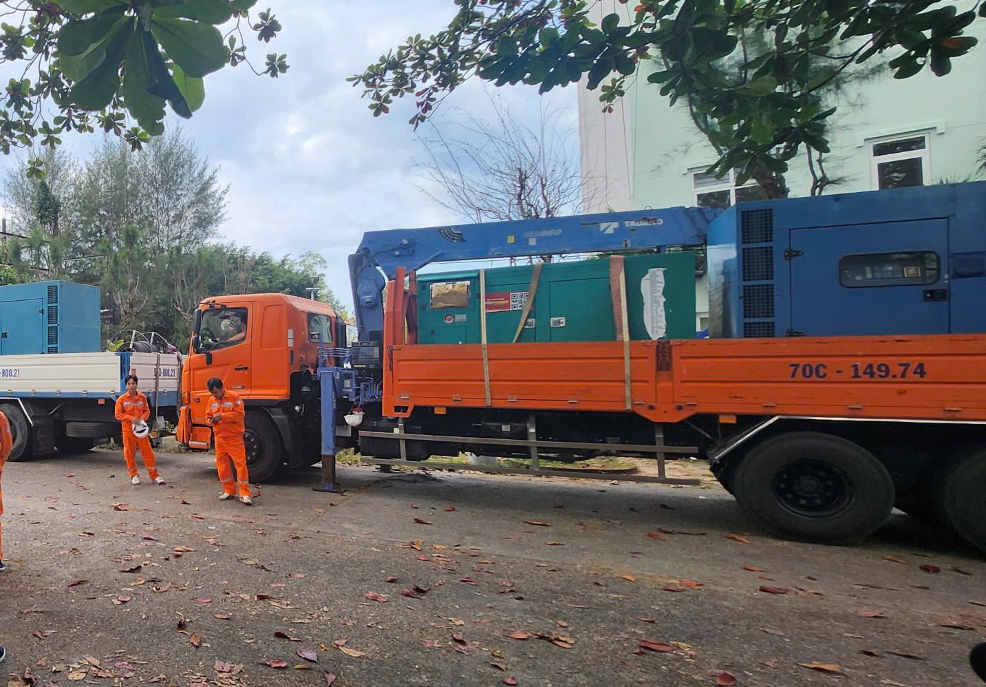 Huy động máy diezel, tăng nguồn điện sau sự cố cáp ngầm Phú Quốc- Ảnh 1.