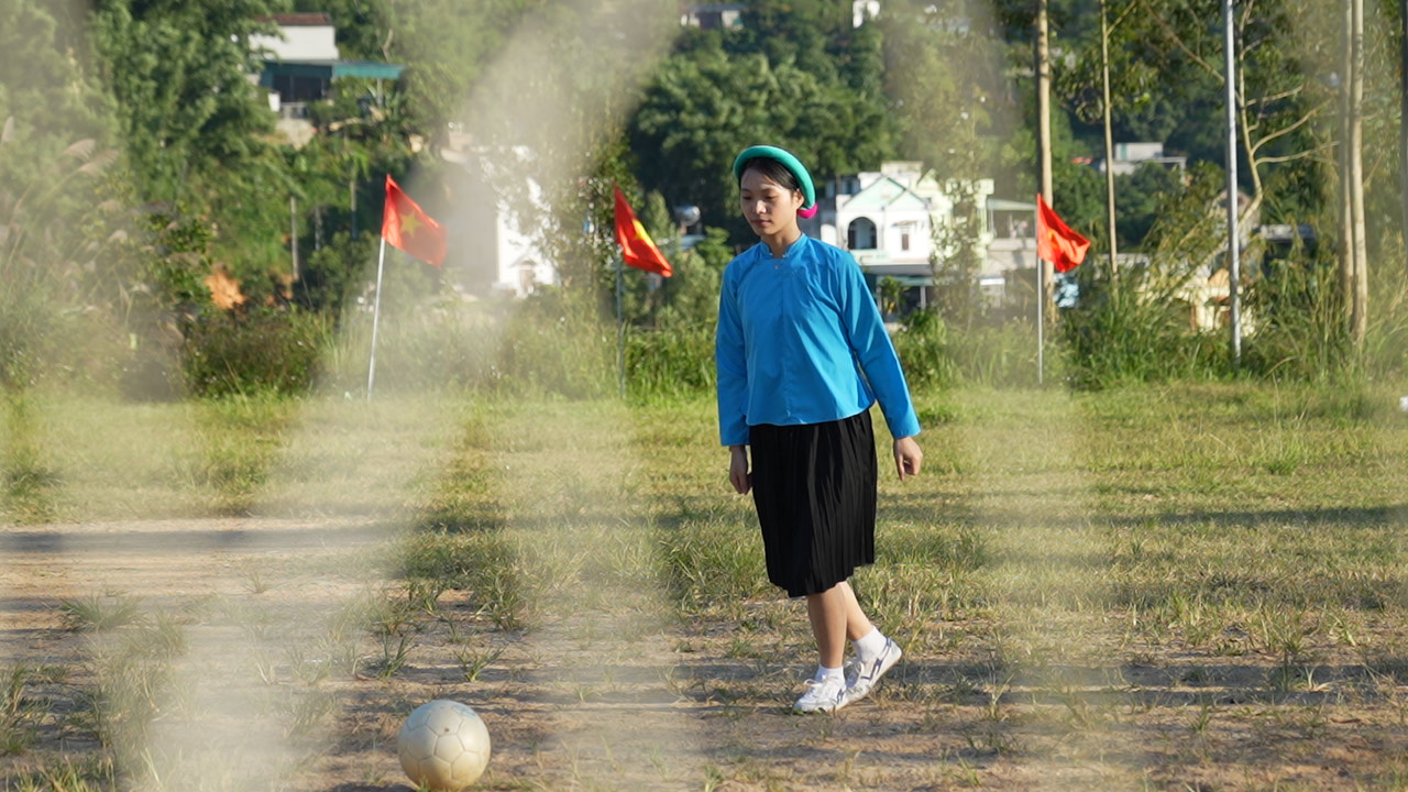 Quang Ninh: Otwarcie rozszerzonego turnieju piłki nożnej kobiet należących do mniejszości etnicznych w 2025 r. – zdjęcie 6. Quảng Ninh: Khai mạc giải bóng đá nữ các dân tộc thiểu số mở rộng năm 2025- Ảnh 6.