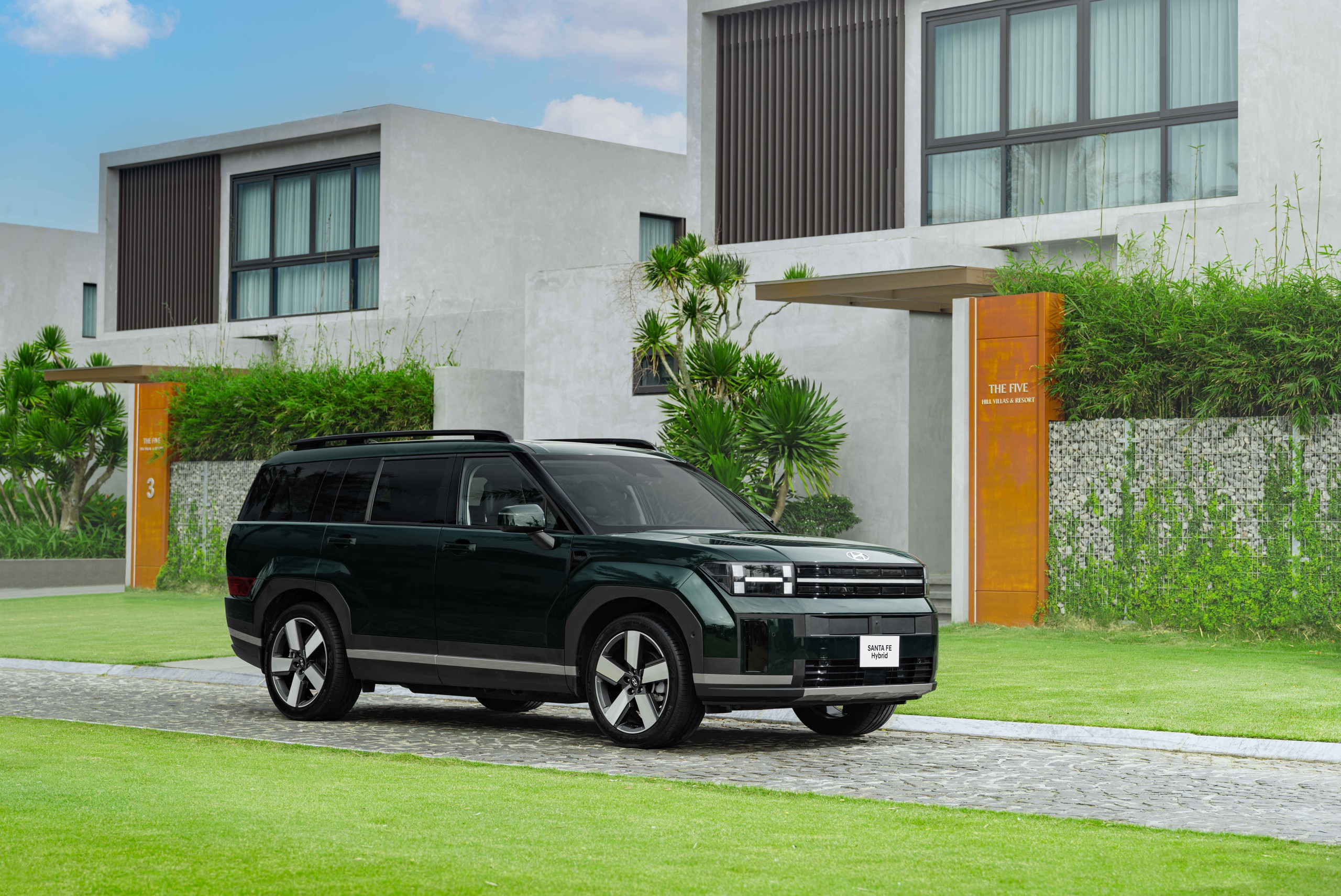 Santa Fe Hybrid ra mắt Việt Nam, giá hơn 1,3 tỷ đồng- Ảnh 1. Santa Fe Hybrid ra mắt Việt Nam, giá hơn 1,3 tỷ đồng- Ảnh 1.