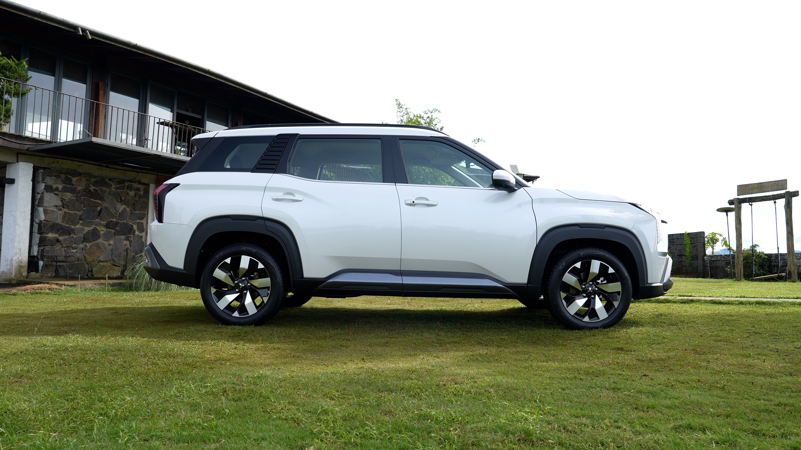 Mitsubishi Destinator có thực sự là đối thủ của Mazda CX5?- Ảnh 3. Mitsubishi Destinator có thực sự là đối thủ của Mazda CX5?- Ảnh 3.