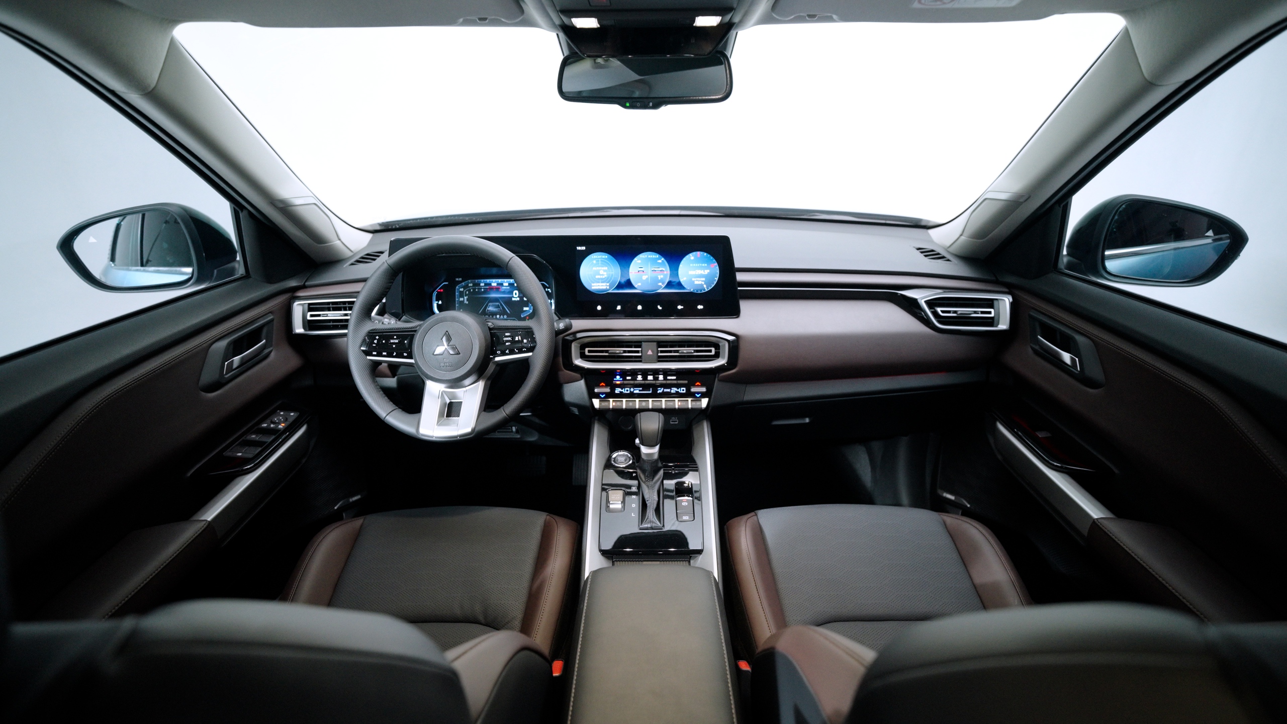 Mitsubishi Destinator có thực sự là đối thủ của Mazda CX5?- Ảnh 4. Mitsubishi Destinator có thực sự là đối thủ của Mazda CX5?- Ảnh 4.