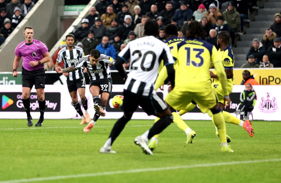 Romero lập cú đúp, Tottenham thoát thua trước Newcastle- Ảnh 1. Romero lập cú đúp, Tottenham thoát thua trước Newcastle- Ảnh 1.