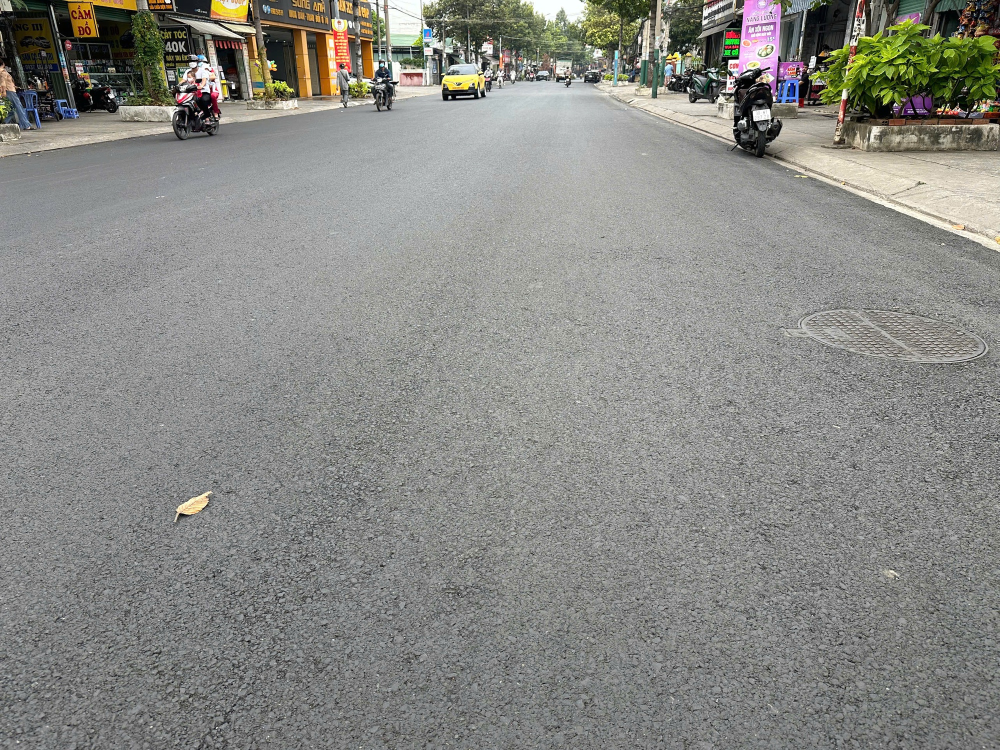 TP.HCM: Thảm nhựa đường Lê Hồng Phong sau sự cố dân té ngã- Ảnh 1.