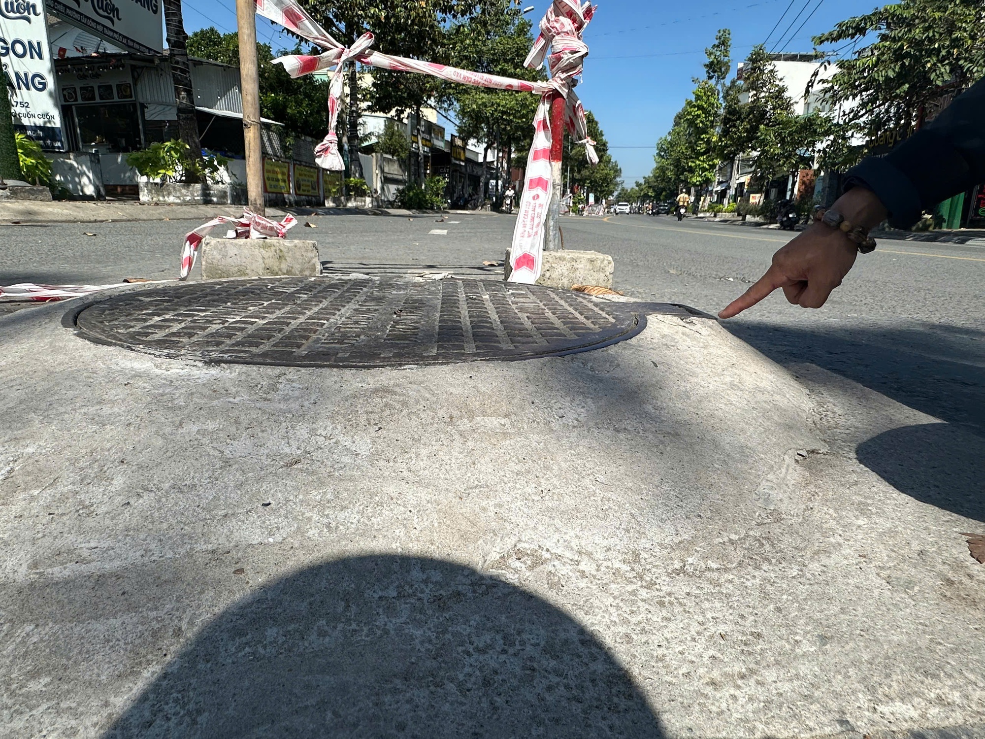 TP.HCM: Thảm nhựa đường Lê Hồng Phong sau sự cố dân té ngã- Ảnh 4.