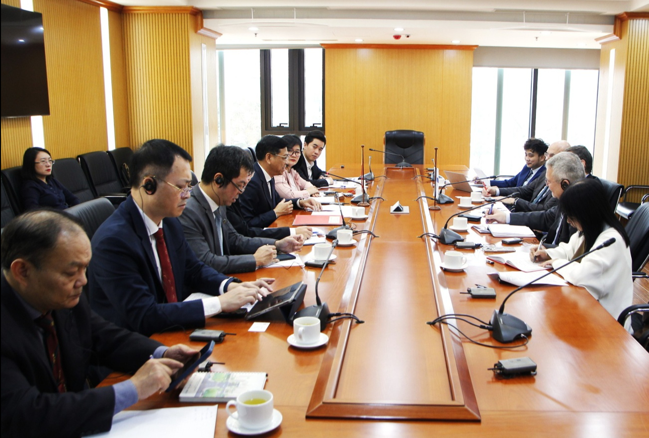 Các Cục, Vụ thuộc Bộ sẽ tiếp tục trao đổi, làm việc cụ thể với Đại sứ quán và Thương vụ Phần Lan để xúc tiến các hoạt động hợp tác cụ thể giữa hai bên trong thời gian tới.