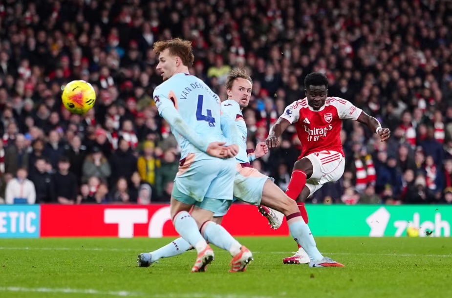 Đánh bại Brentford, Arsenal gia tăng khoảng cách với Man City- Ảnh 2.