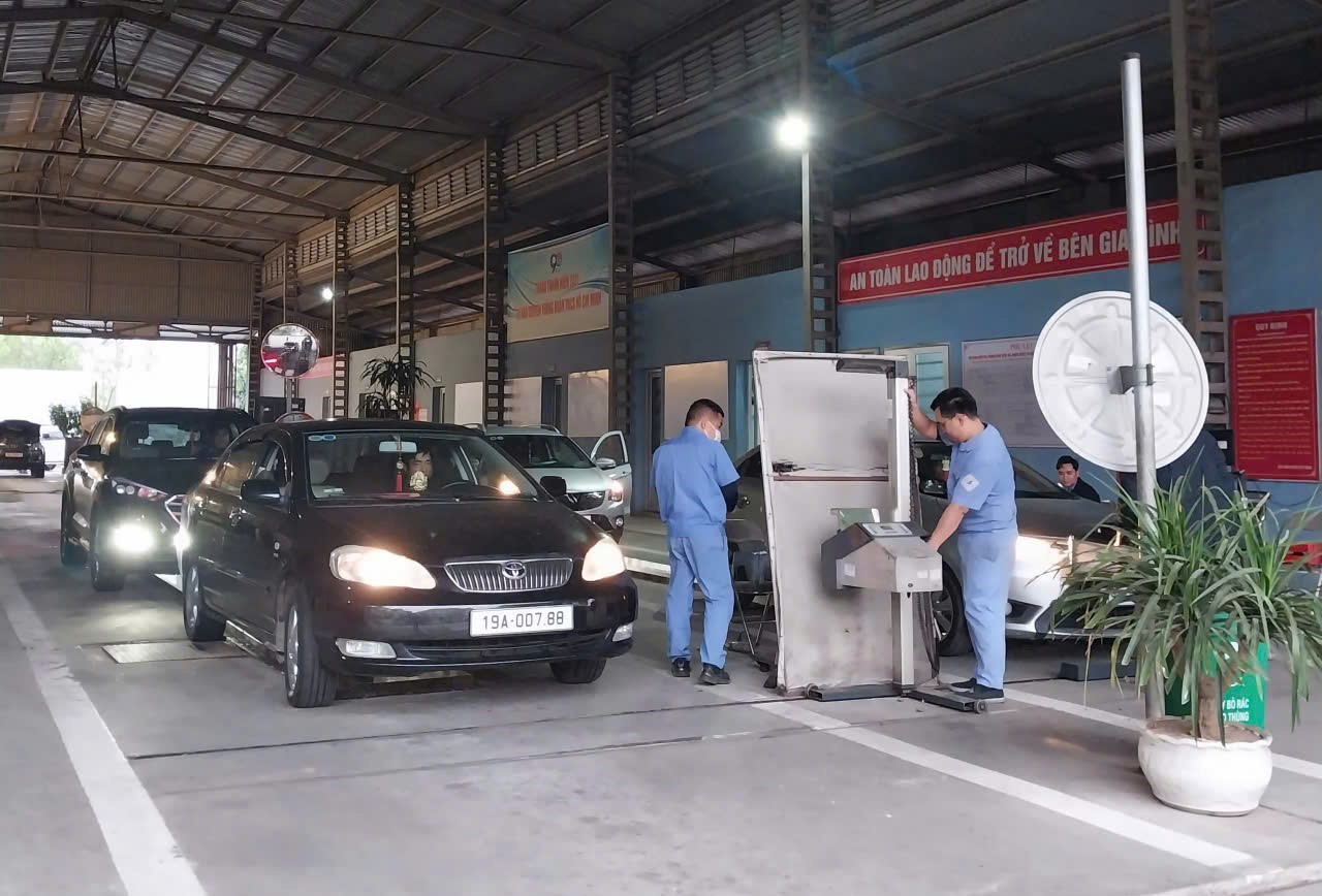 Đăng kiểm Phú Thọ công khai thủ tục, giảm phiền hà khi miễn kiểm định- Ảnh 1. Đăng kiểm Phú Thọ công khai thủ tục, giảm phiền hà khi miễn kiểm định- Ảnh 1.