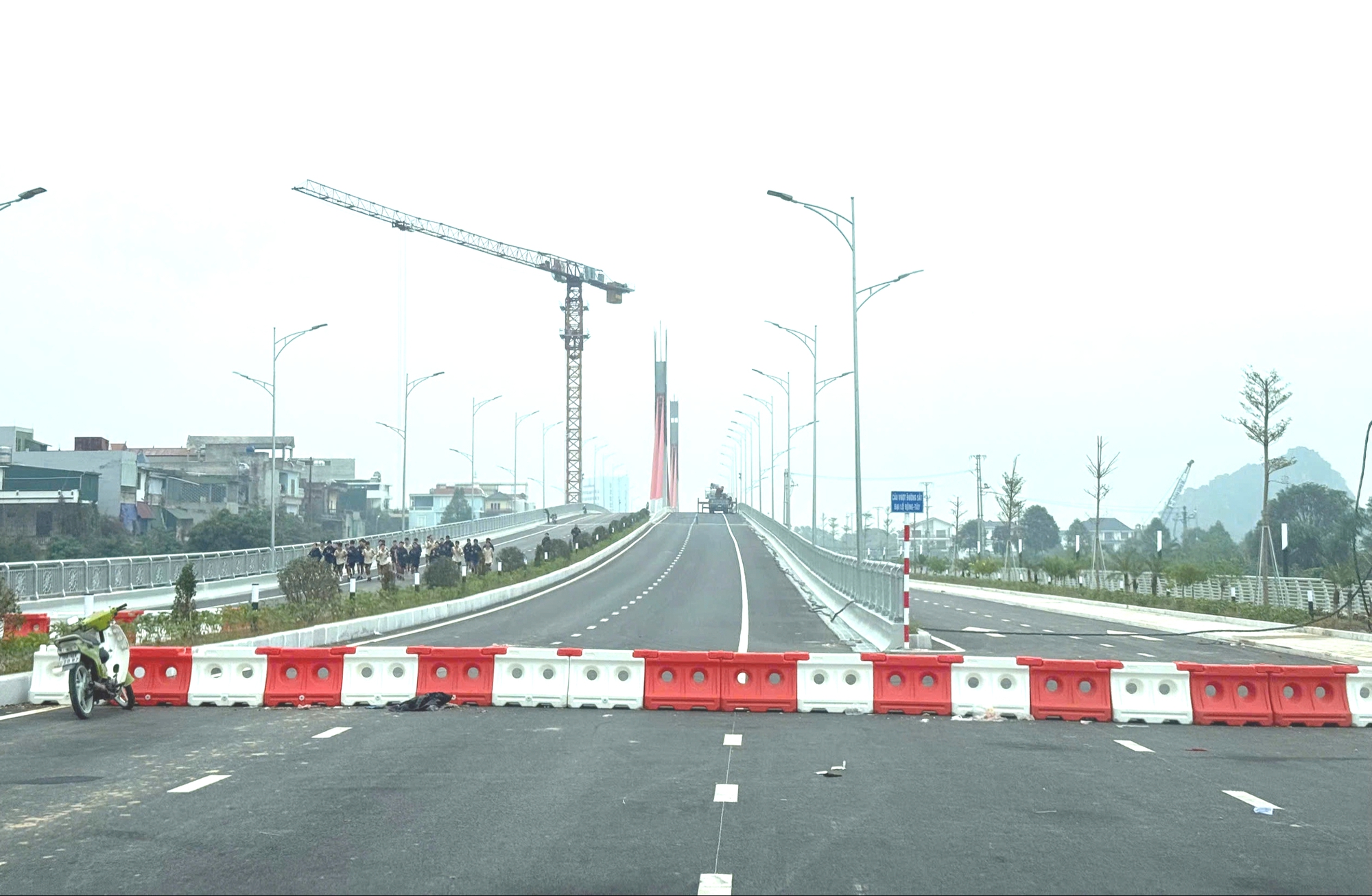 Cầu d&acirc;y văng gần 650 tỷ đồng ở Thanh H&oacute;a đưa v&agrave;o khai th&aacute;c trước Tết Nguy&ecirc;n đ&aacute;n- Ảnh 2.