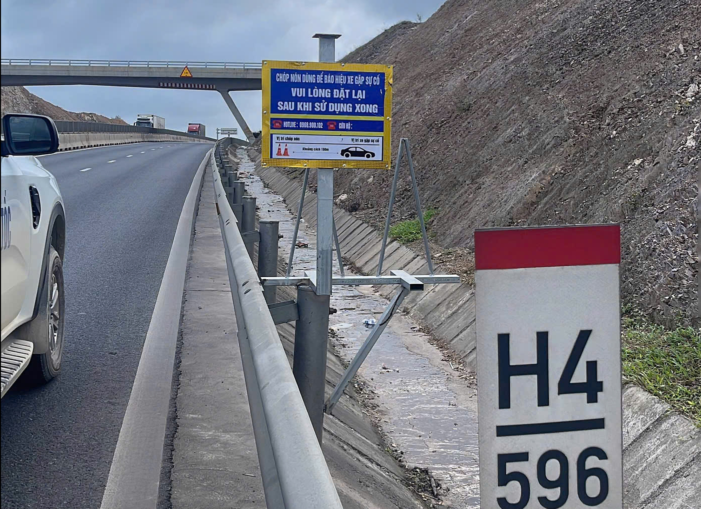 H&agrave;ng loạt thiết bị cảnh b&aacute;o nguy hiểm tr&ecirc;n cao tốc bị mất cắp- Ảnh 4.
