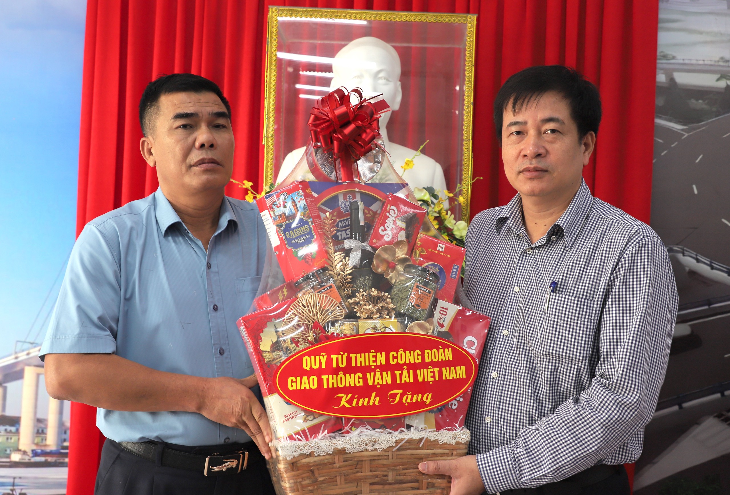 Bộ X&acirc;y dựng trao 1 tỷ đồng gi&uacute;p Đắk Lắk khắc phục hậu quả mưa lũ- Ảnh 2.