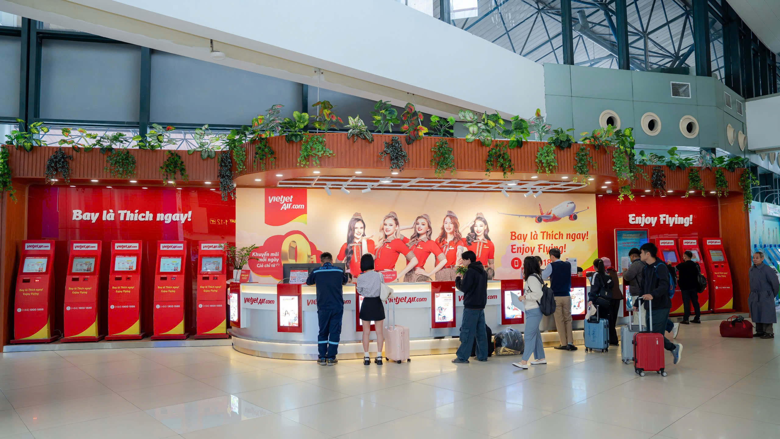 S&acirc;n bay Nội B&agrave;i dự kiến đ&oacute;n gần 115.000 lượt kh&aacute;ch trong ng&agrave;y cao điểm dịp Tết Dương lịch- Ảnh 9.