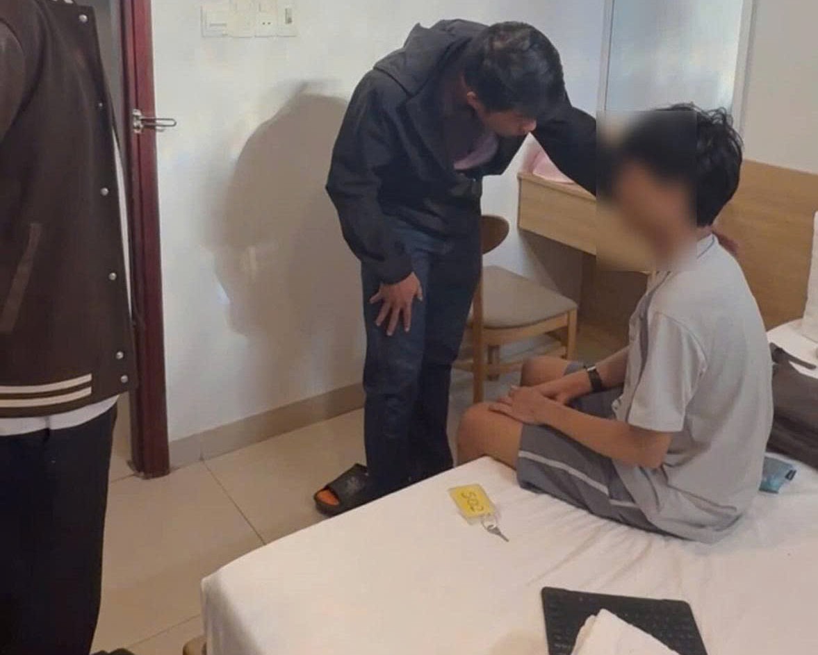 C&ocirc;ng an Đ&agrave; Nẵng giải cứu nam sinh vi&ecirc;n bị bắt c&oacute;c online, ngăn vụ lừa đảo 550 triệu đồng- Ảnh 1.