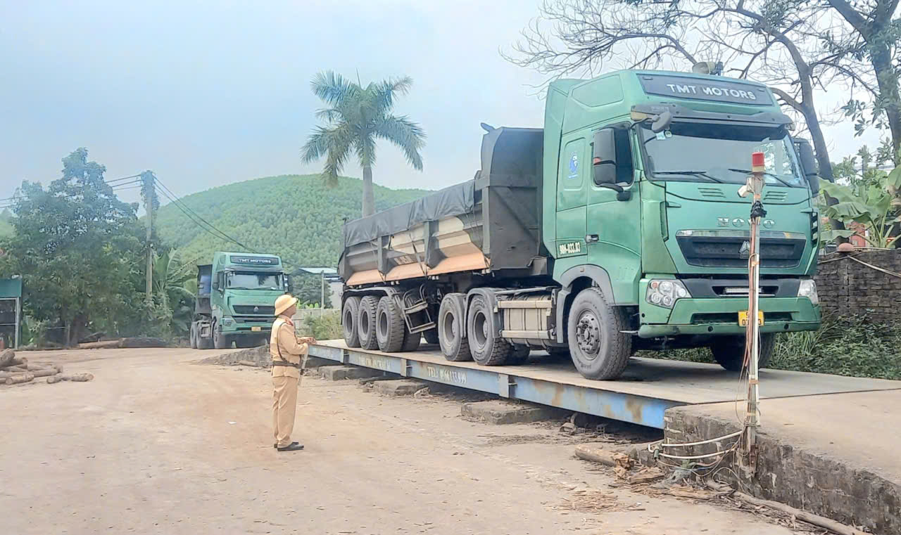 Bắc Ninh: CSGT đến nhà máy tuyên truyền, xử lý vi phạm, đảm bảo ATGT dịp cuối năm- Ảnh 11. Bắc Ninh: CSGT đến nhà máy tuyên truyền, xử lý vi phạm, đảm bảo ATGT dịp cuối năm- Ảnh 11.