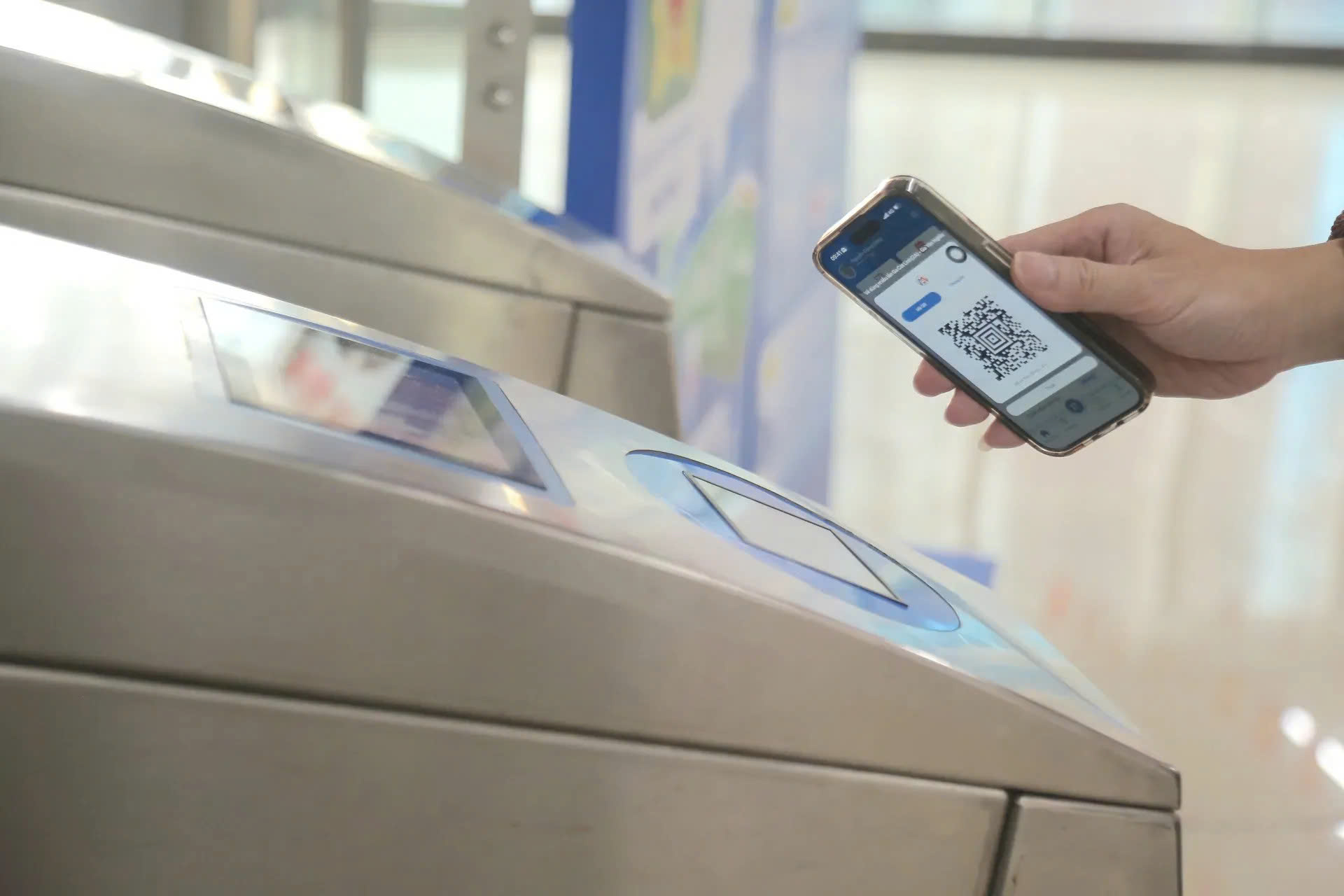 H&agrave; Nội Metro thử nghiệm hệ thống so&aacute;t v&eacute; th&ocirc;ng minh tr&ecirc;n tuyến Nhổn - ga H&agrave; Nội- Ảnh 1.